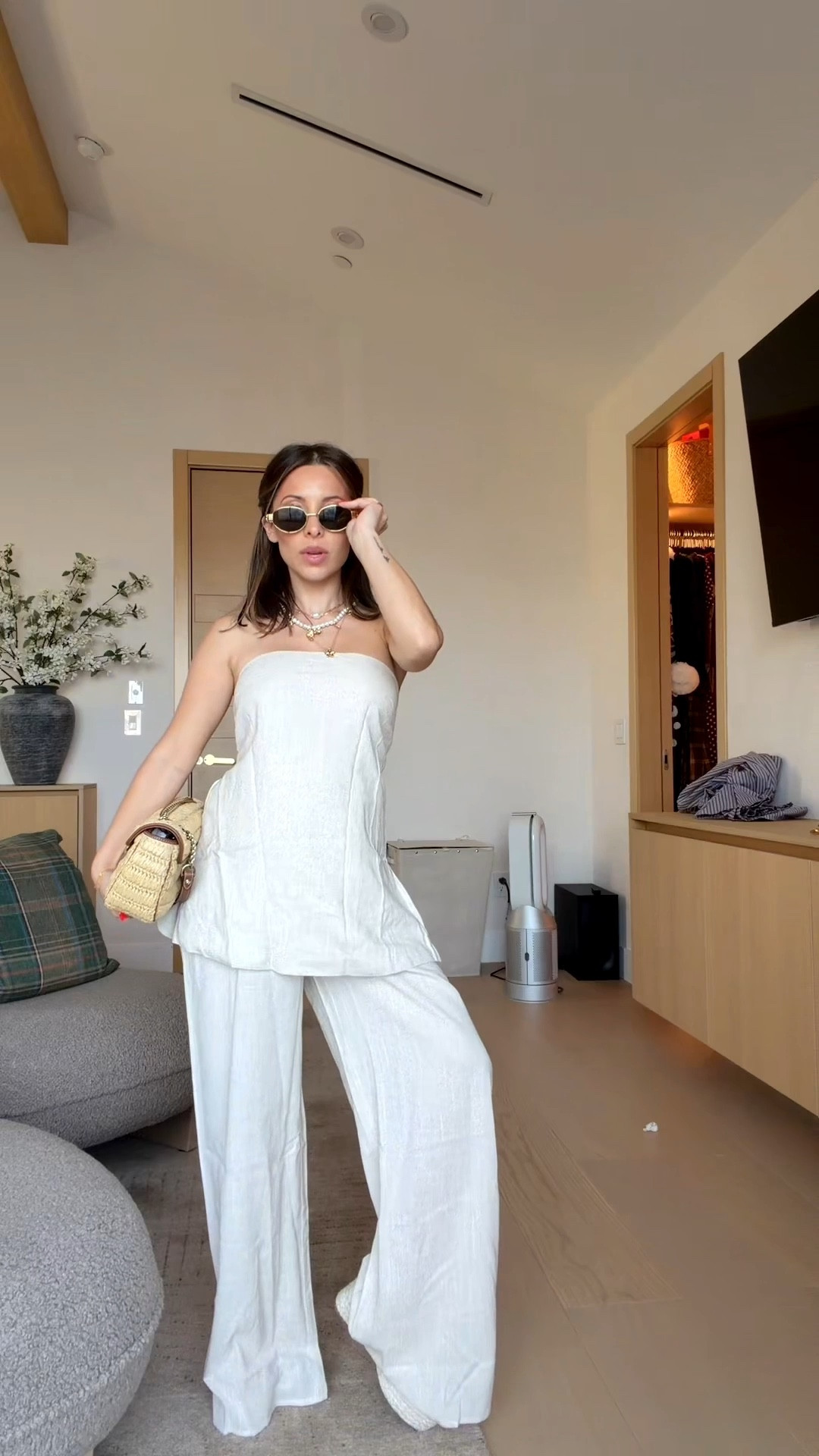 18 weeks pregnant still dressing cute and fun! 

Pregnant fashion, pregnancy outfit, mom look, mom fashion, spring fashion 

#LTKmomlife #LTKootd #LTKgrwm