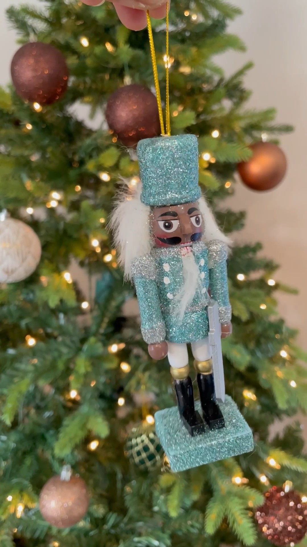 Nutcrackers are a must for the holidays 🥰😜



#LTKhome #LTKholiday #LTKcanada