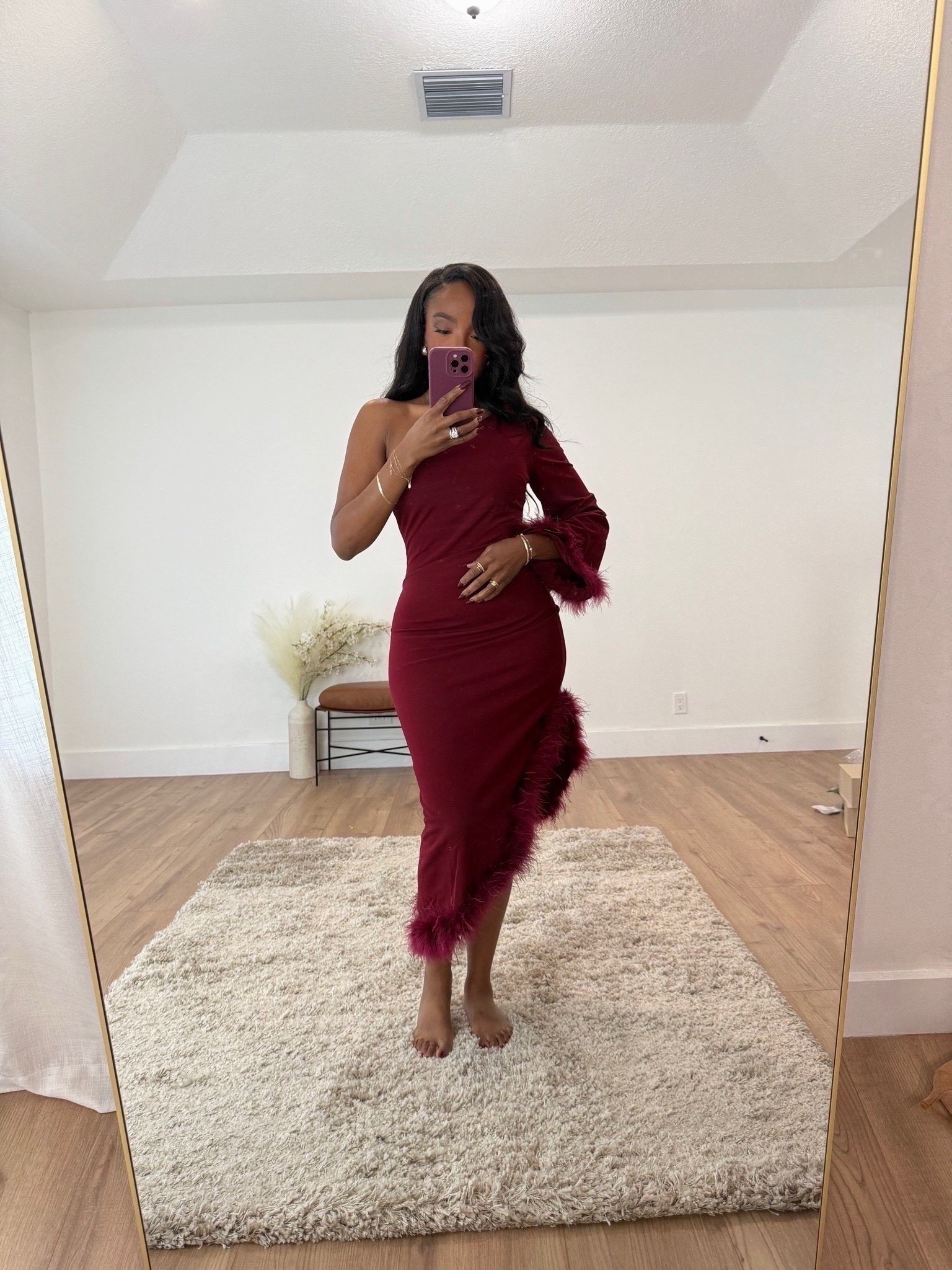 ✨ Burgundy Statement Moment — Rich, Sculpted, and Effortlessly Elevated

This one-shoulder burgundy look does all the talking. The feather detail adds a dramatic, luxe touch while the fitted silhouette keeps it flattering and confident. It’s a true statement piece that stands out on its own, but can still be reworn season after season — a cost-per-wear win when styled multiple ways.

Perfect for:
• Date night
• Valentine’s Day plans
• Dinner events
• Dressy nights out

📏 Sizing:
Dress: Small

Measurements:
5’4” · 138 lbs · 34D · 27” waist · 40” hips

Tap to get details.

Burgundy date night outfit, one-shoulder dress styling, elevated evening look, romantic statement dress, chic night-out outfit inspiration for women.

Follow me on Instagram and YouTube @kirasfashionfinds

#LTKootd #LTKPetite