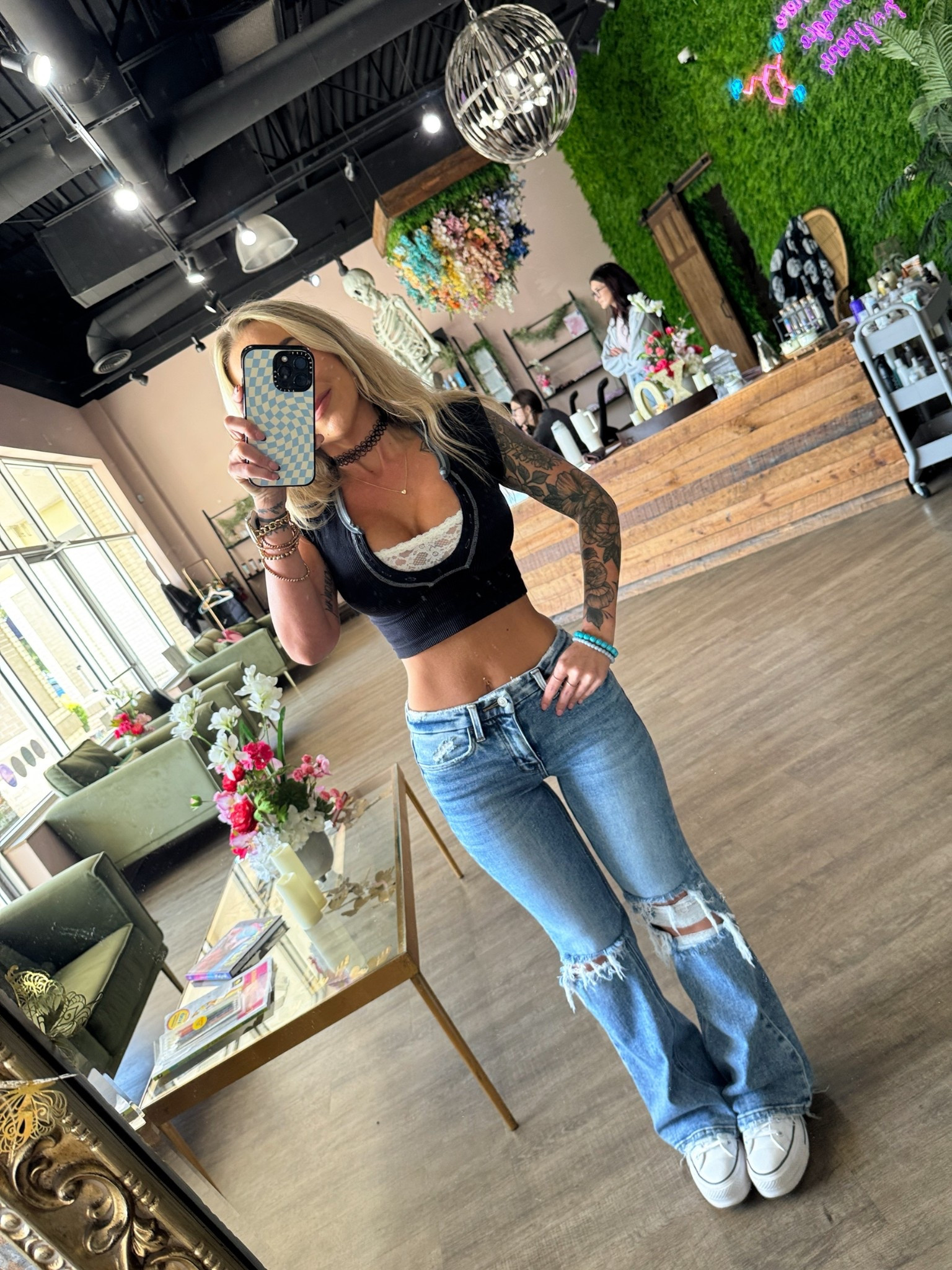 HAIRSTYLIST OUTFITS BEHIND THE CHAIR BUCKLE ANAZON URBAN OUTFITTERS 

#LTKFallSale #LTKStyleTip #LTKU