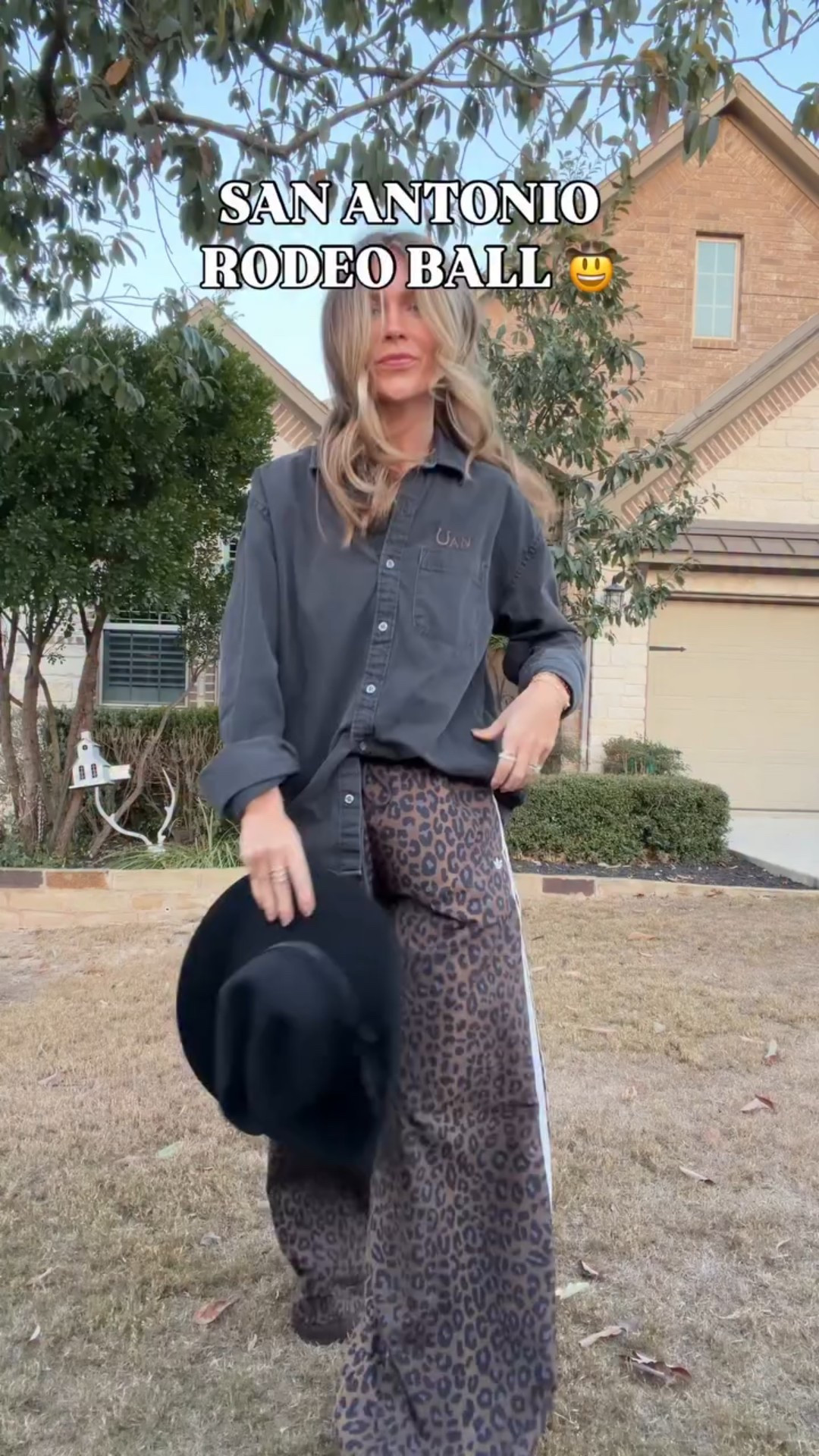 First time at San Antonio’s rodeo ball 🤠 kicking off rodeo season with a little black tie western affair #westernblacktie #westernformal @showmeyourmumu #sanantoniorodeo #letsrodeosanantonio #westernfashion