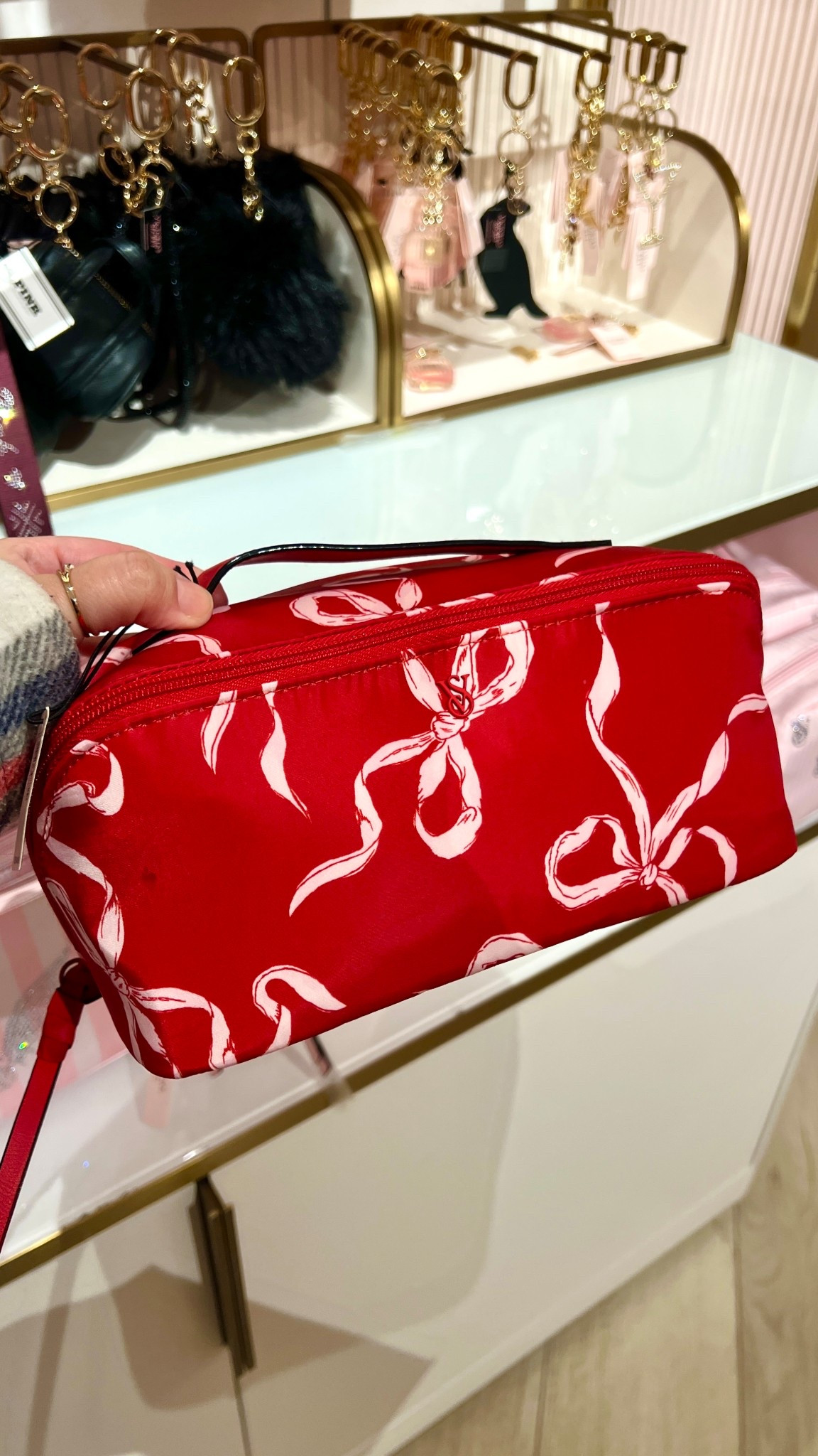 40% off sale at Victoria Secret 
Cosmetic bags 

#LTKGiftGuide #LTKSaleAlert #LTKBeauty