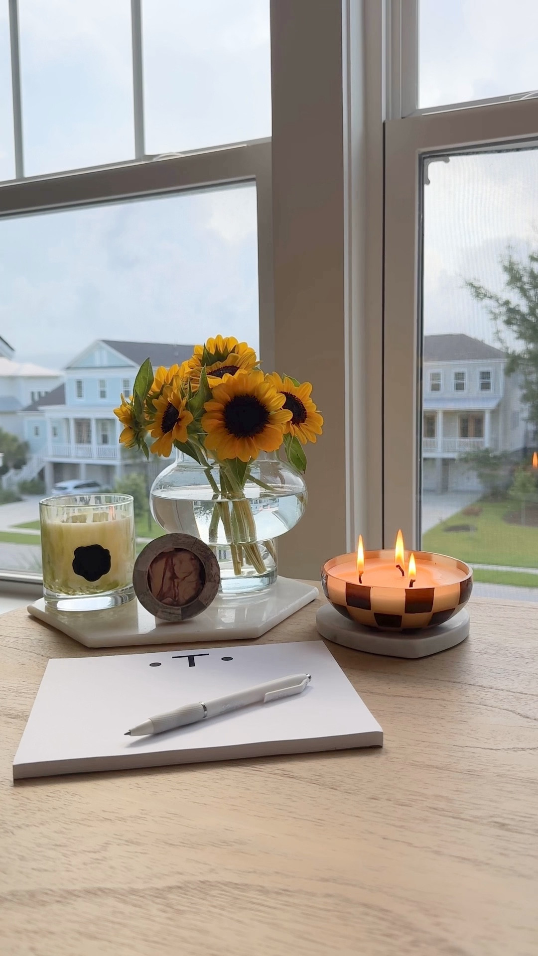 My new favorite #candle scent from #anthropologie 🤎🤍 

#candles #fallcandles #anthro #home #interiors #homedecor 

#LTKSeasonal #LTKVideo #LTKHome