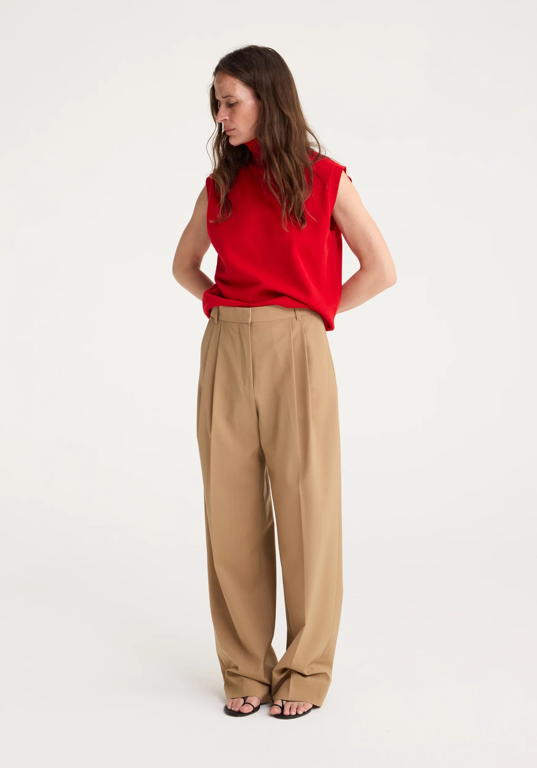 pleated tailored trousers | fawn | Rohe