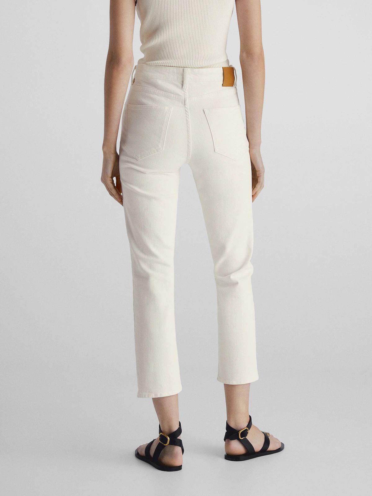 Slim-Cropped-Jeans mit halbhohem Bund | Massimo Dutti DE
