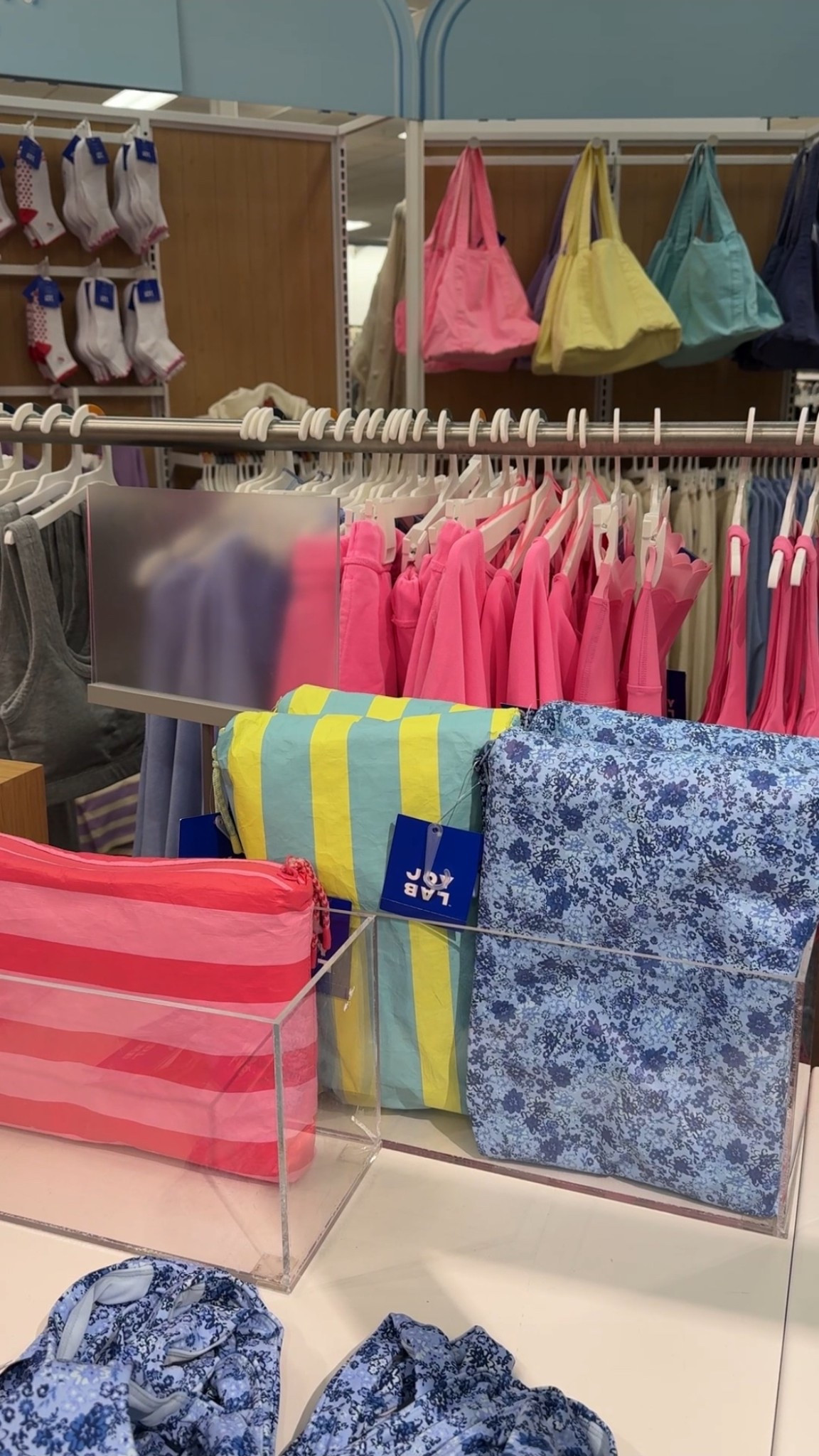 Travel bags, packing cubes, new target finds 

#LTKTravel #LTKFindsUnder50 #LTKHome