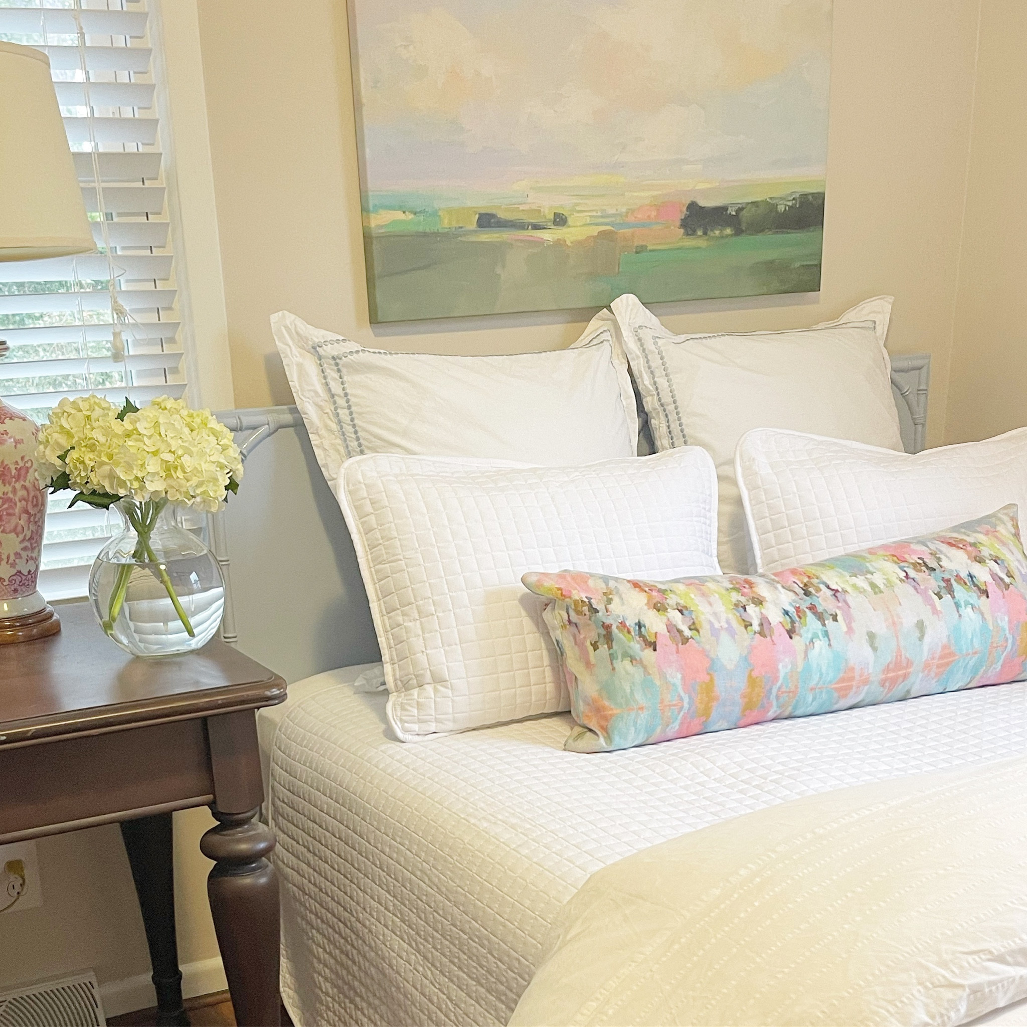 guest bedroom & home office upgrades we can get behind

Home design, home office, guest bedroom, LTK home, sale finds, white bedding, throw pillow, lumbar pillow, laura park, grandmillenial, midcentury modern, design on a dime, interior decorating, interior design

#LTKunder100 #LTKunder50 #LTKhome