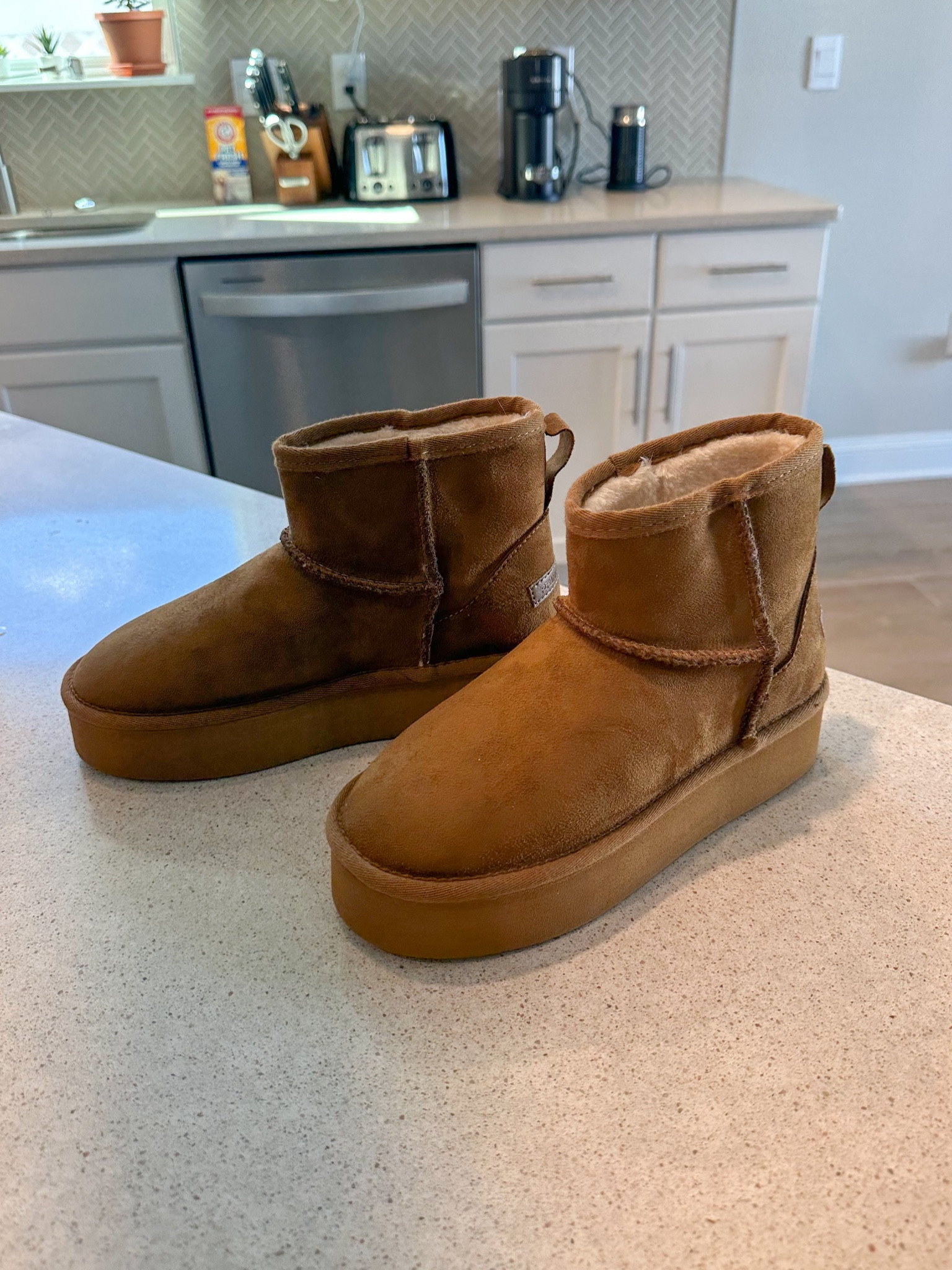Ugg dupe, fall shoes, winter shoes, fall fashion 

#LTKfindsunder100 #LTKshoecrush