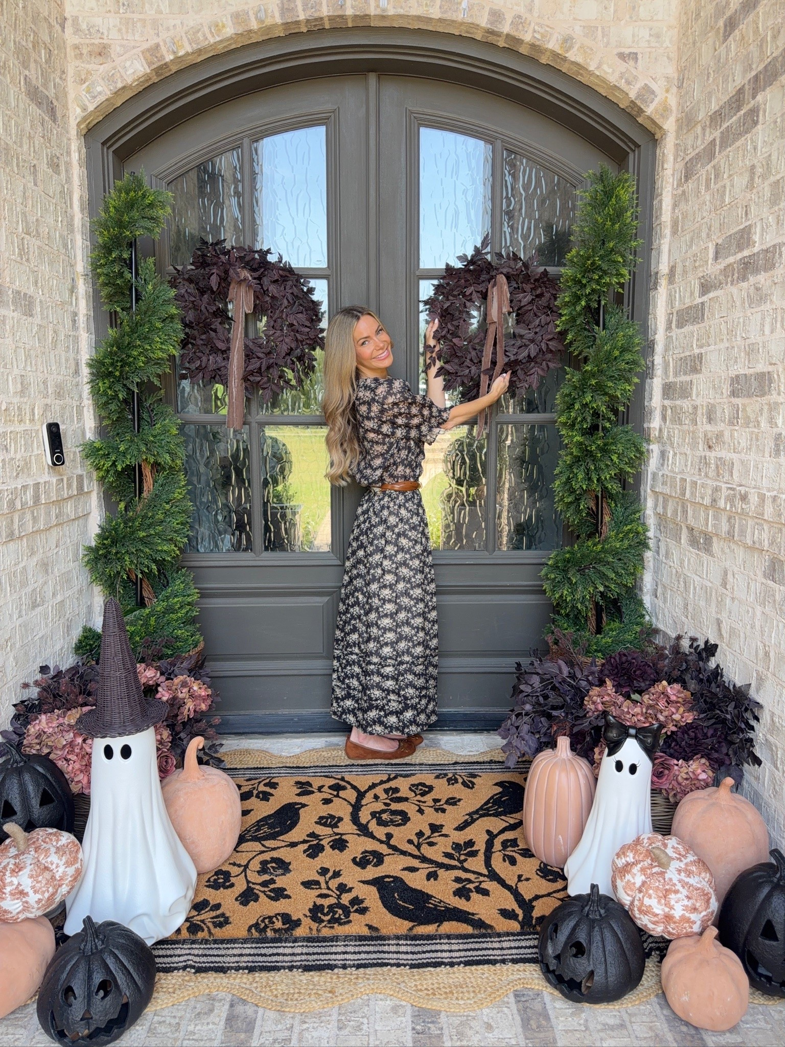 Look at our new front porch refresh we did using our new Halloween collection!! 😍

#LTKSeasonal #LTKHome