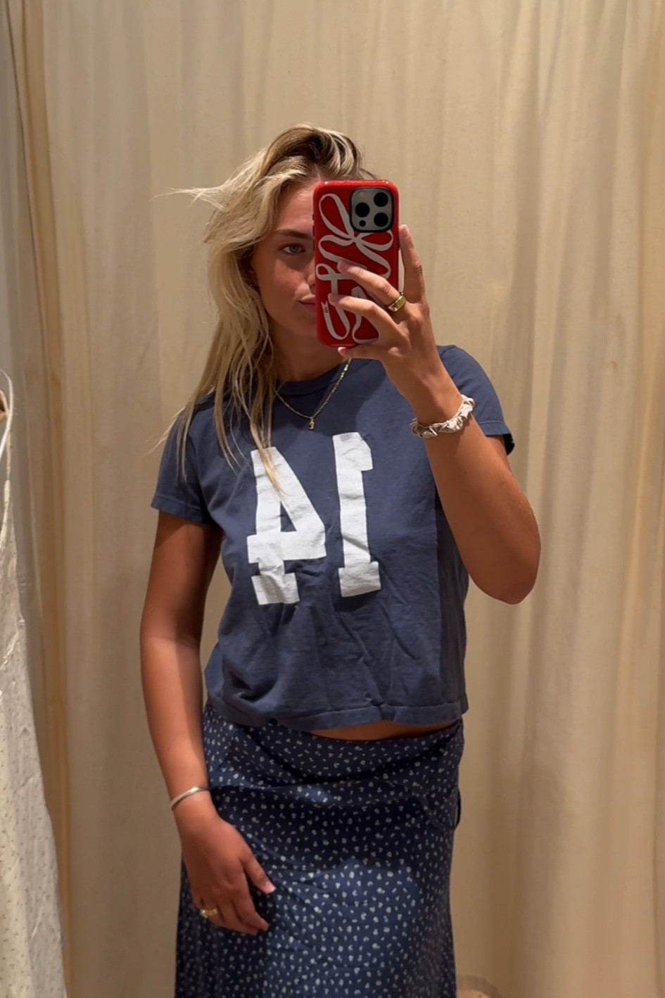 LINK FOR NAVY BLUE VERSION:
https://us.brandymelville.com/products/chloe-14-top-4