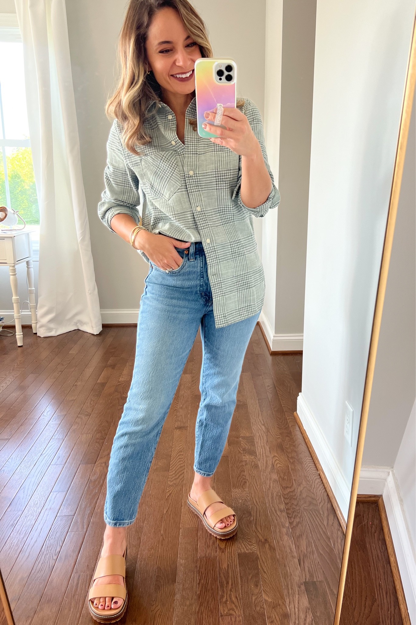 My favorite everyday outfit 

Flannel from J.Crew in xxs 
Jeans are an older style of Madewell Perfect Vintage Crop will link similar styles but they will probably be a little longer in length 

Shoes are true to size 

#LTKSeasonal