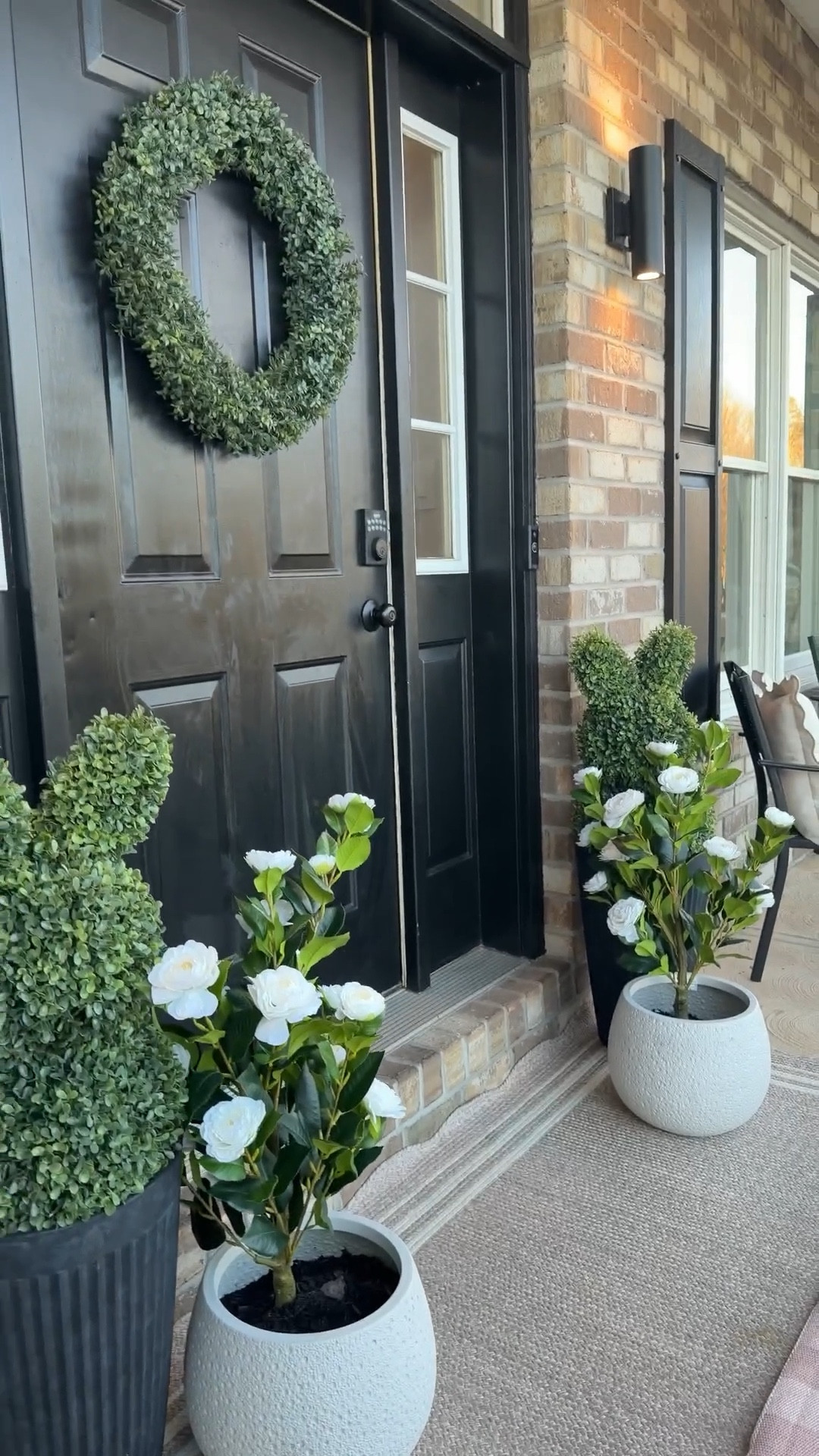 I kept buying flowers that kept dying… so I recreated this viral white roses look using faux florals instead 🌿

They look so real, very full & fluffy, and the best part? No watering, no maintenance.

Honestly… no one can tell they’re fake🌷