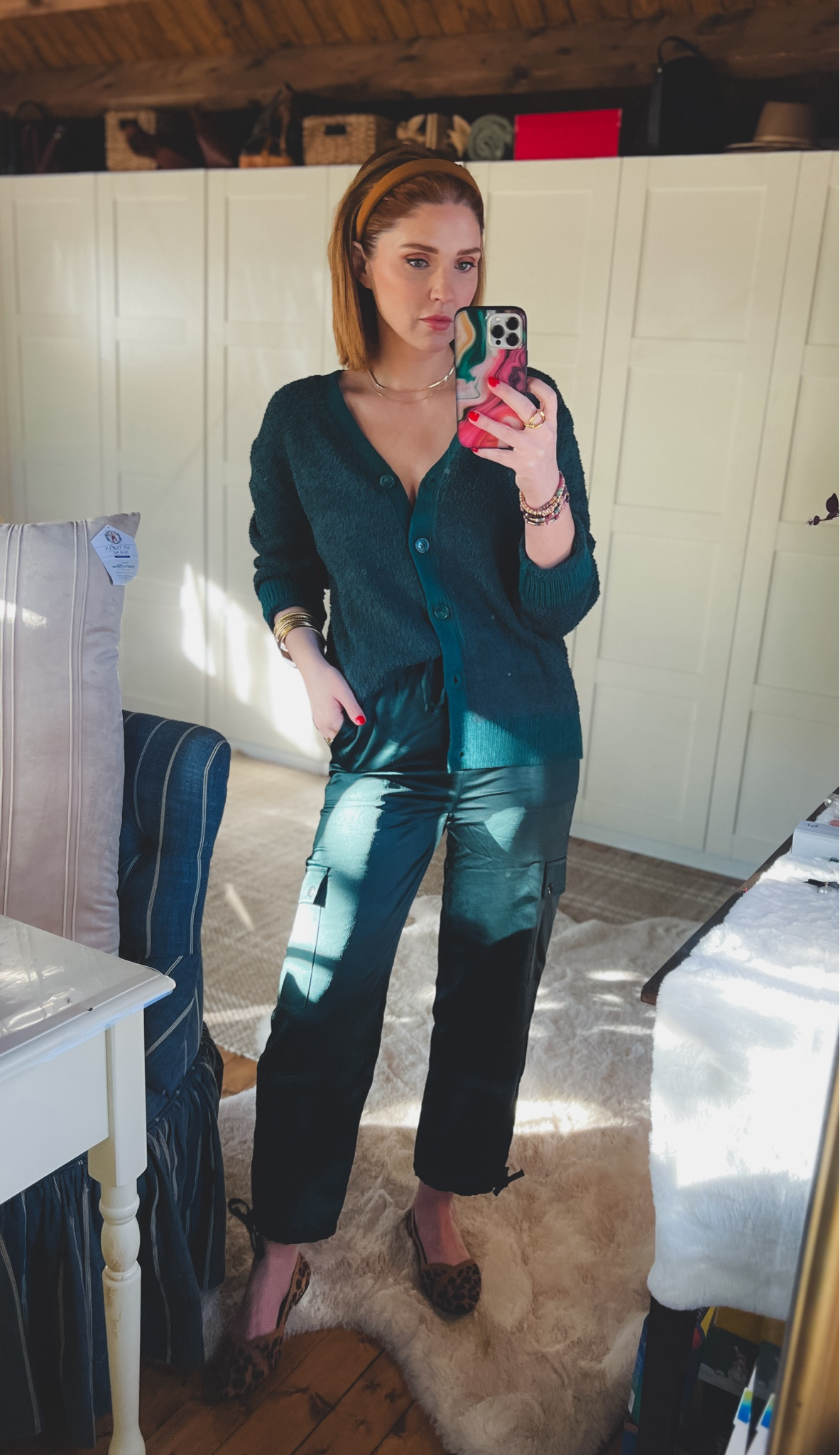 Comfy but still festive 🌲✨


#LTKHoliday #LTKSeasonal #LTKFindsUnder50