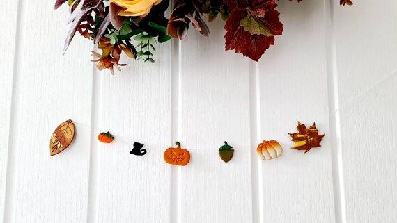 HALLOWEEN AUTUMN GARLAND ~ Pumpkins ~ Black Cat ~ Autumn Maple Leaf ~ Acorns ~ All Hallow's Eve ~... | Etsy (UK)