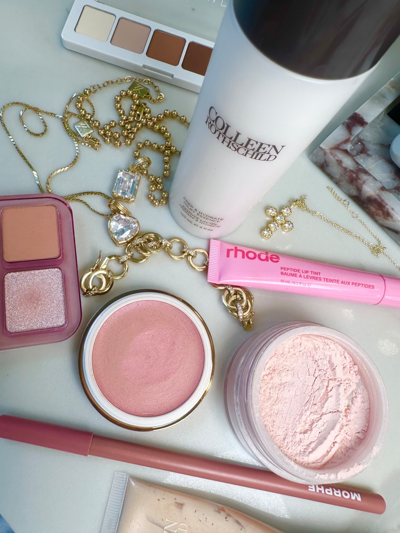 Spring makeup essentials 
Finishing powder in brightening pink
Gloss in jelly bean
Liner in wifey
Blush balm in unbothered 

#LTKBeauty