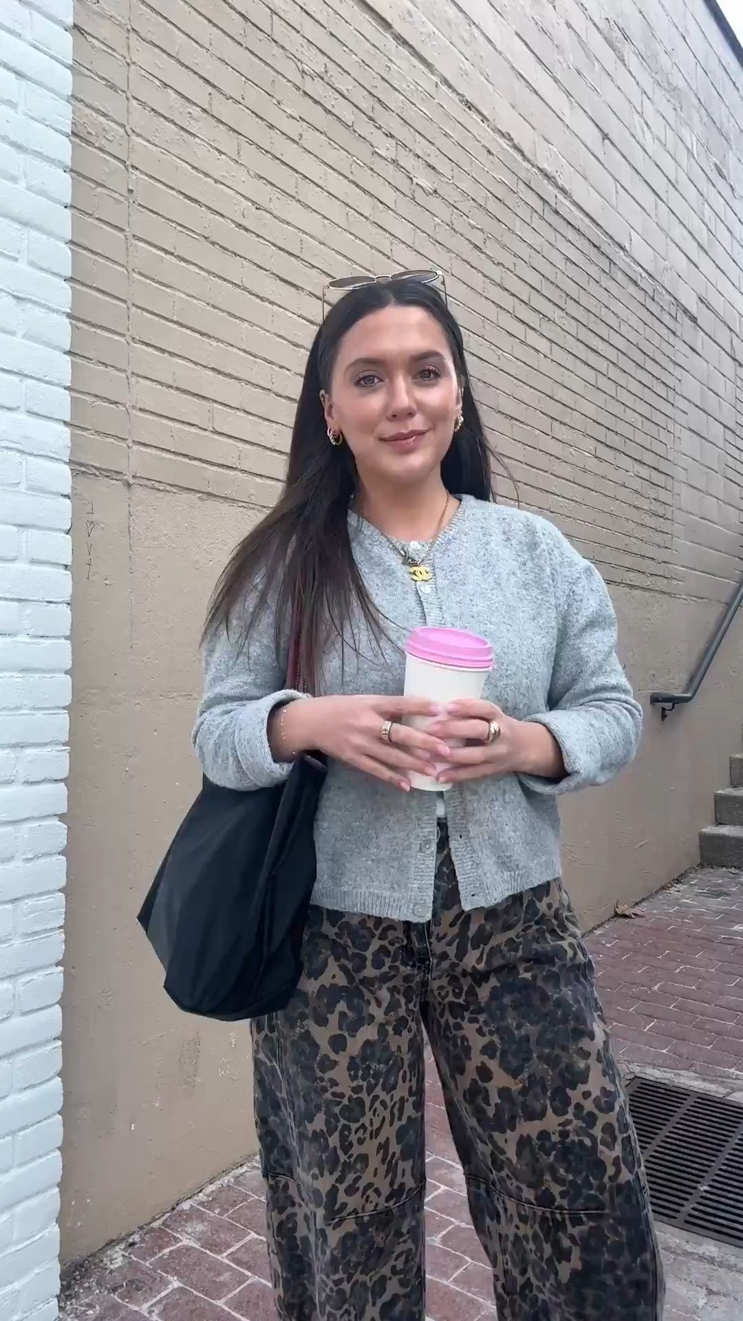 Cardigan / M
Pants / M
Sneakers / TTS



#LTKootd