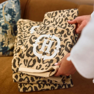 Leopard Hand Towel Leopard / Embroidery Leopard | Weezie Towels