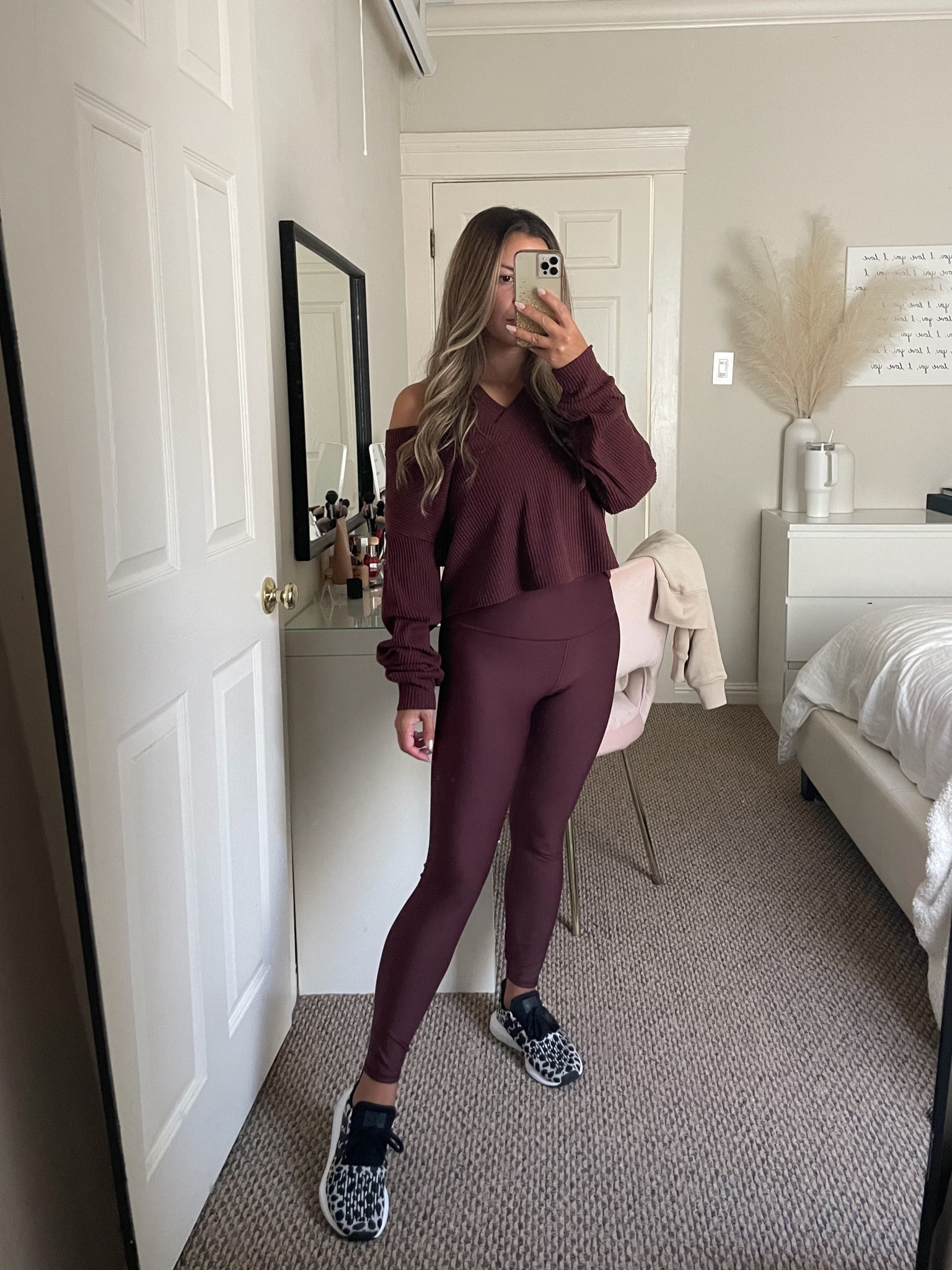 Alo workout set
3/4 Leggings- s
Bra top- m
Top- s

Brown workout set, cherry cola, fitness, athleisure, workout outfit, petite

#LTKSeasonal #LTKfit #LTKstyletip