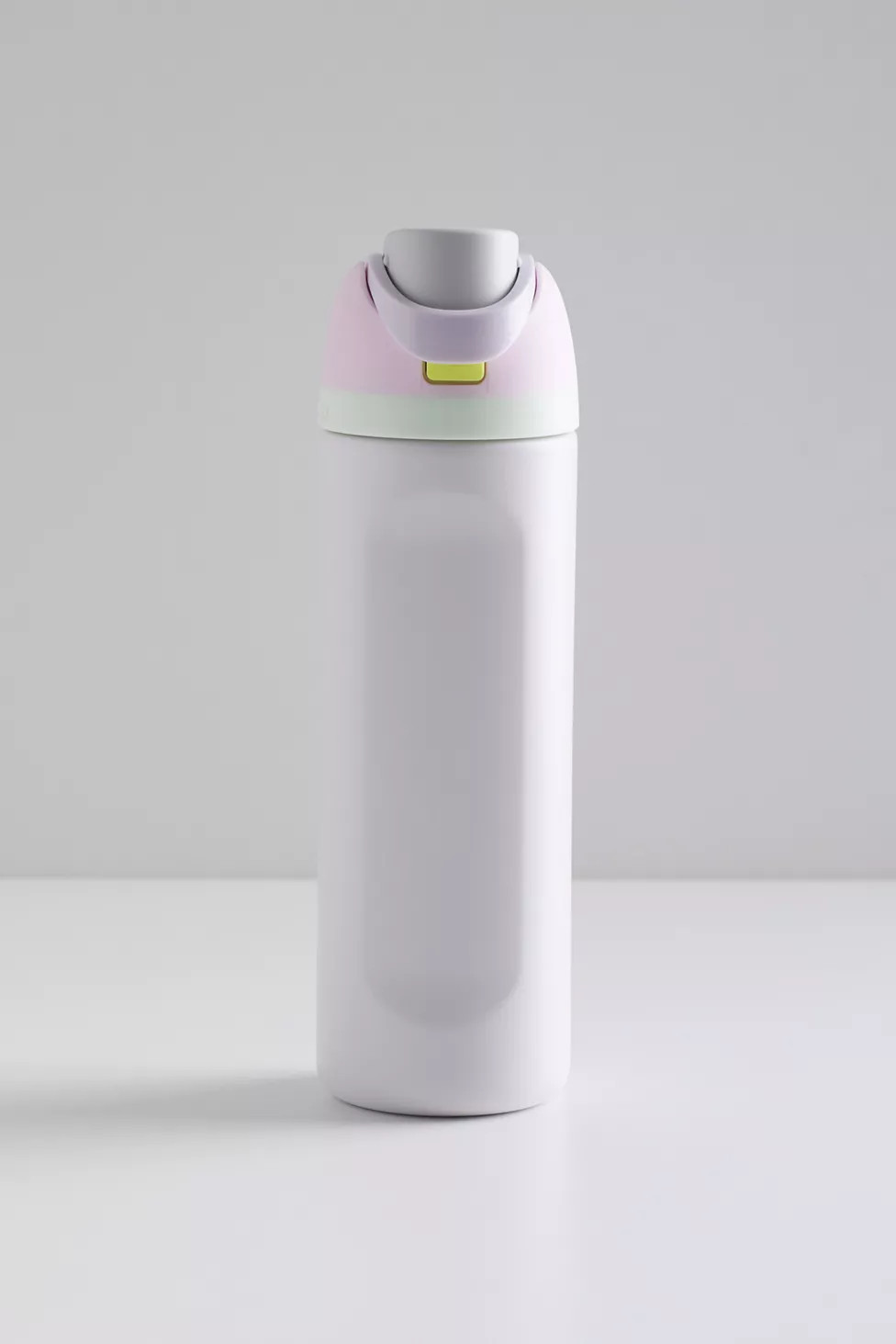 Owala FreeSip 24 oz Water Bottle | Urban Outfitters (US and RoW)