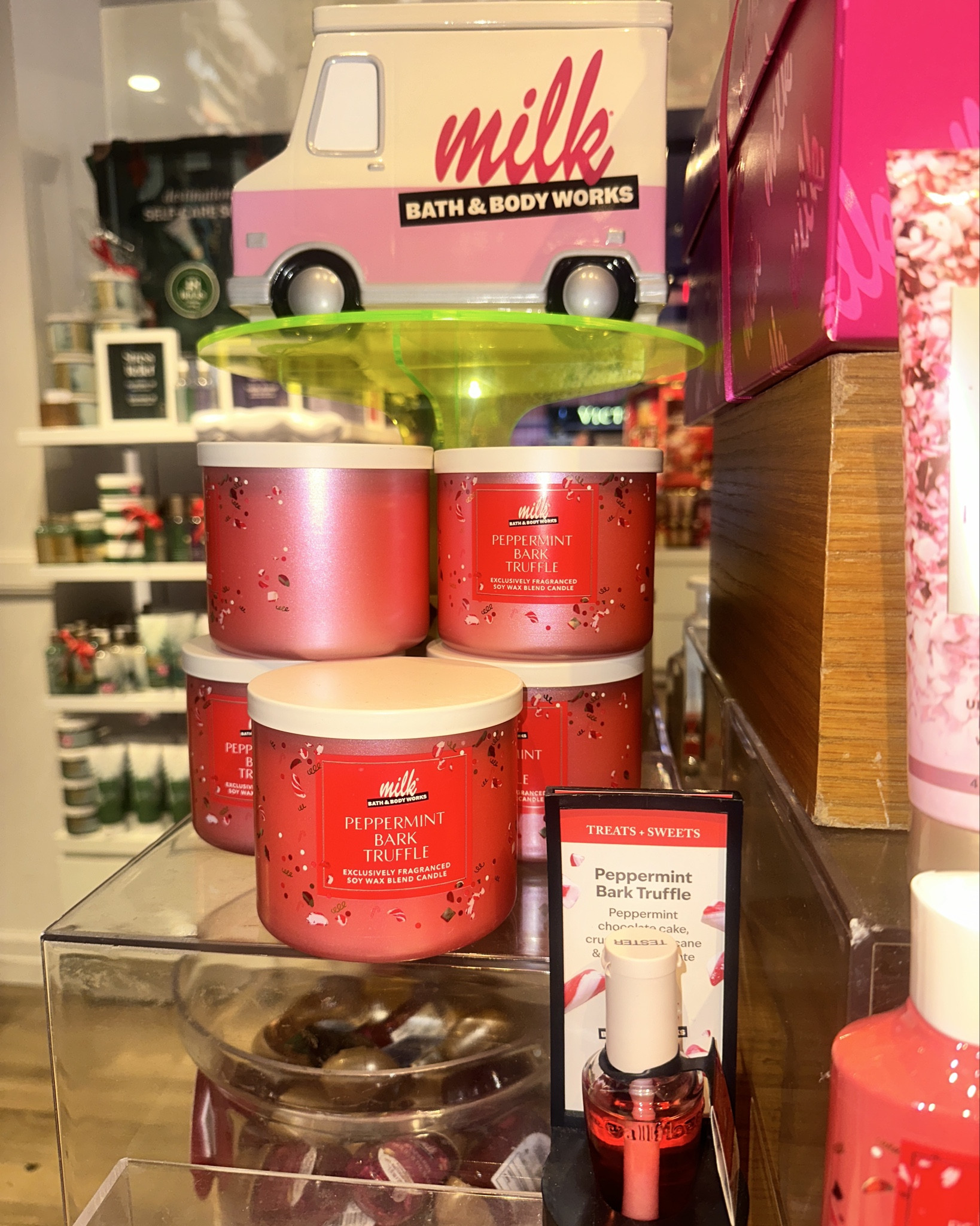 Spotted great gifts from Bath & Body Works!

A MILK Bar collab with a range of items that smell like sweet bakery goods, a refreshing Football season collection, holiday themed car fresheners, super cute wallflower fragrance plugs & so many new scents for the holiday season! 

#bathandbodyworks #fragrance #lotion #perfume #cologne #giftideas #GiftForHer #giftforhim #stockingstuffer #milkbar #holidayseason #ltkholiday #LTKSeasonal 

#LTKHoliday #LTKSeasonal #LTKFindsUnder50