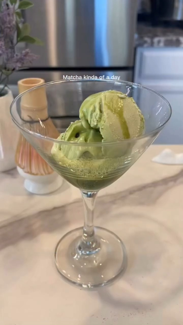 Thank God it’s Friday … enjoying matcha and then add scoops of course our favorite @haagendazs_us ice cream 🍦🍵 So easy to make and so good 😊

What is your matcha- combination drink you love most?

•
#matchlover #easyrecipe #easyrecipesathome #drinkmatcha #drinkoftheday

#LTKdayinmylife #LTKfoodie