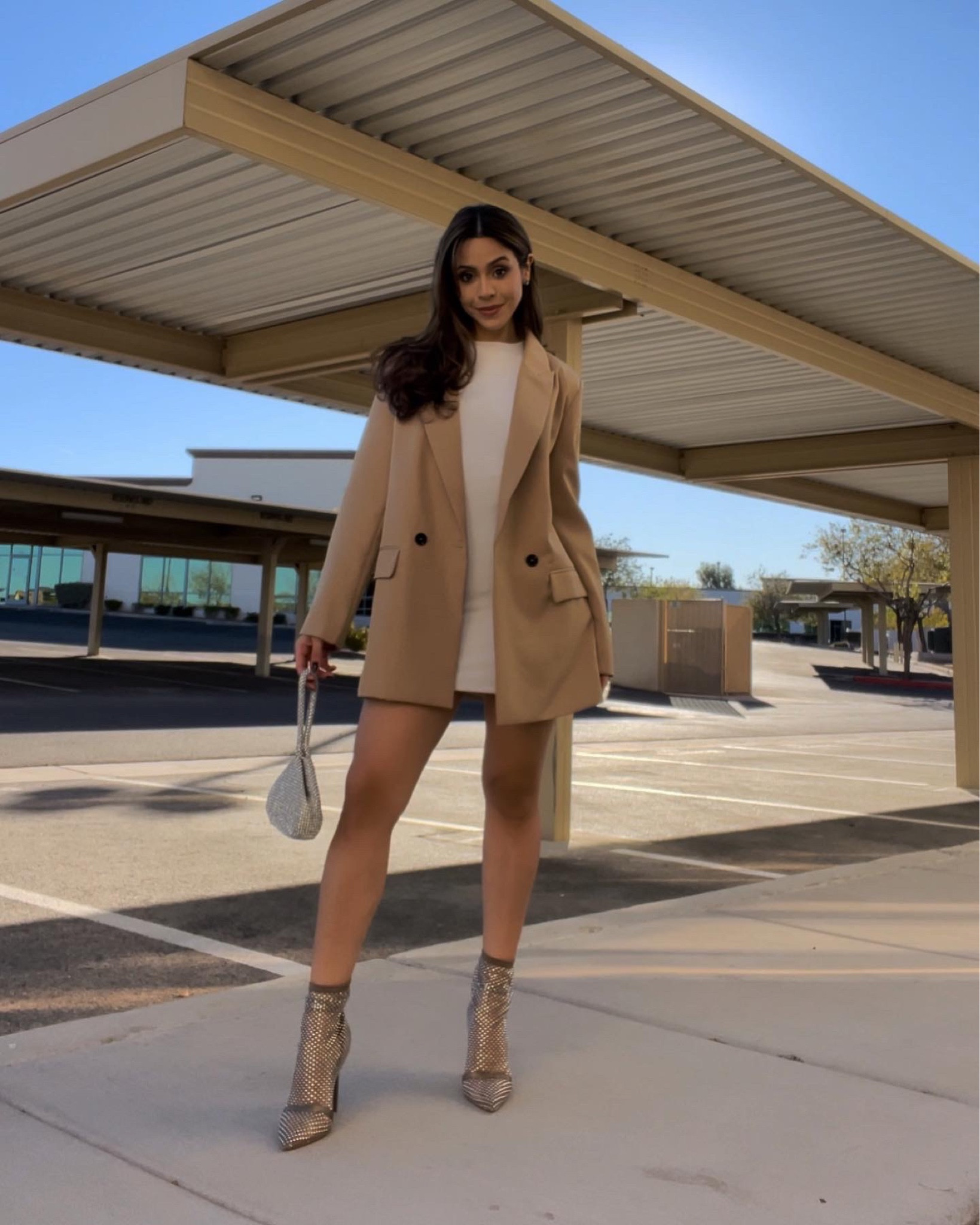 Neutral outfit | Holiday Outfit Inspo 

#LTKSeasonal #LTKGiftGuide #LTKHoliday