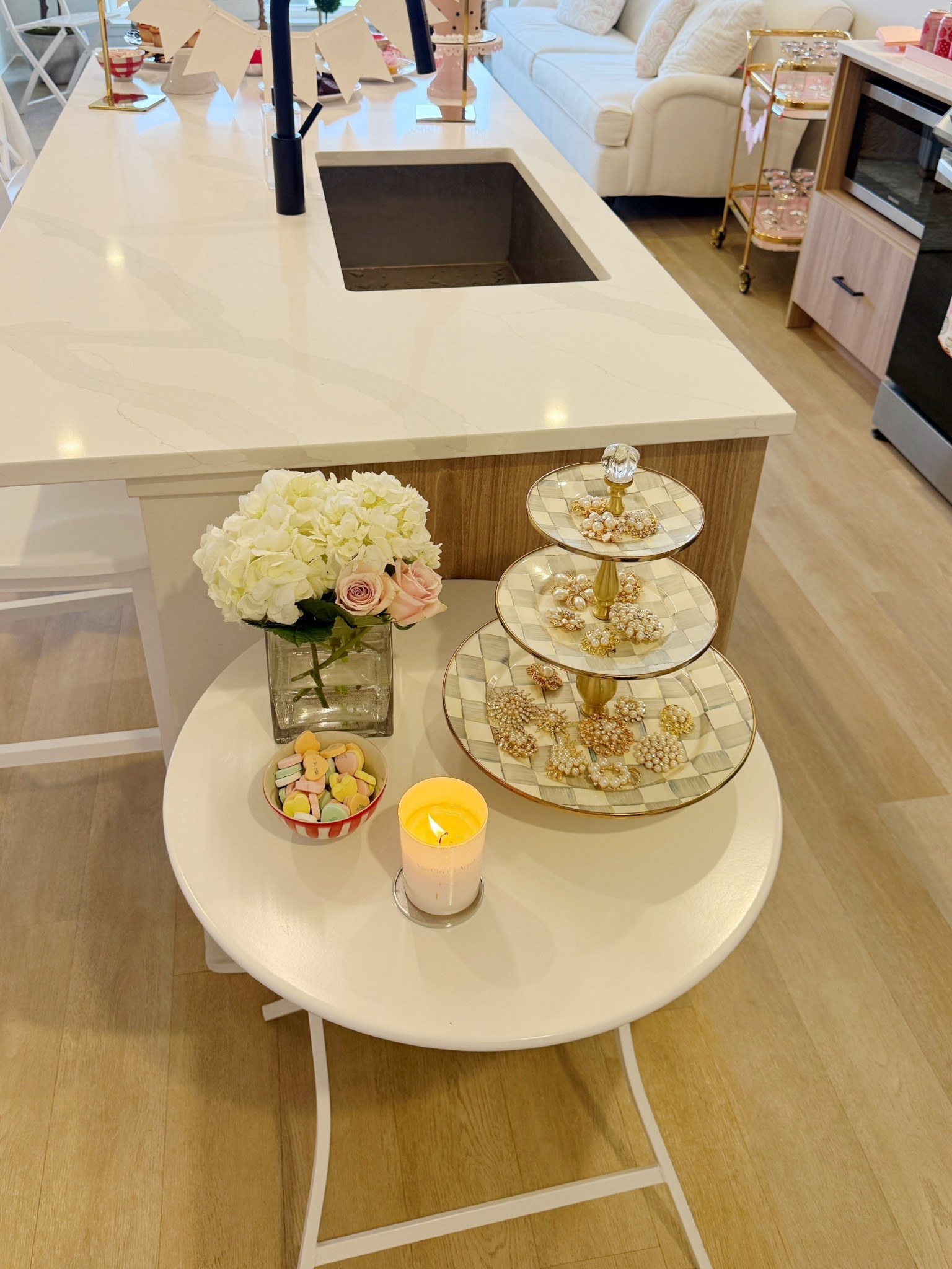 A little party favor for my guests at my Galentine’s Day party! Brooches from Amazon make for the cutest little favor for any of your upcoming parties! ✨