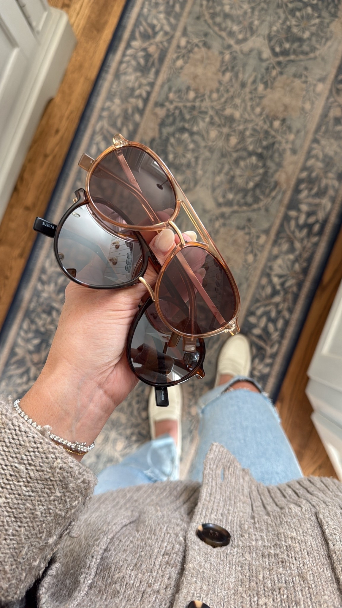 Most flattering sunglasses and they don’t get caught in your hair!

#LTKBeauty #LTKootd #LTKOver40