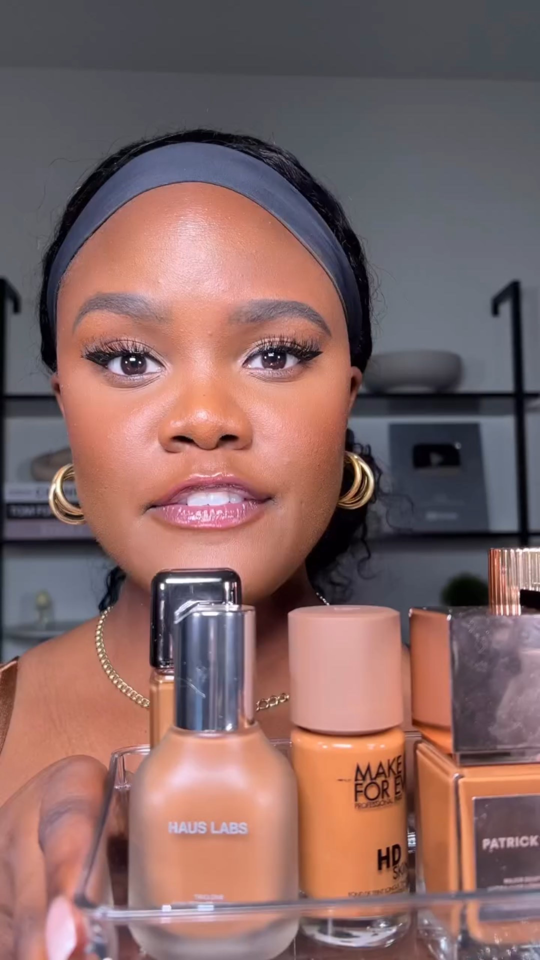 Let’s talk the top 5 foundations if you’re getting into makeup or you’re looking for some good foundation recommendations ✨🤍 Like and Comment your favorite foundation for a direct 🔗 to all the products mentioned 

#beauty #makeup #blackgirlmakeup #makeupforblackwomen #foundation #makeuprecomendation