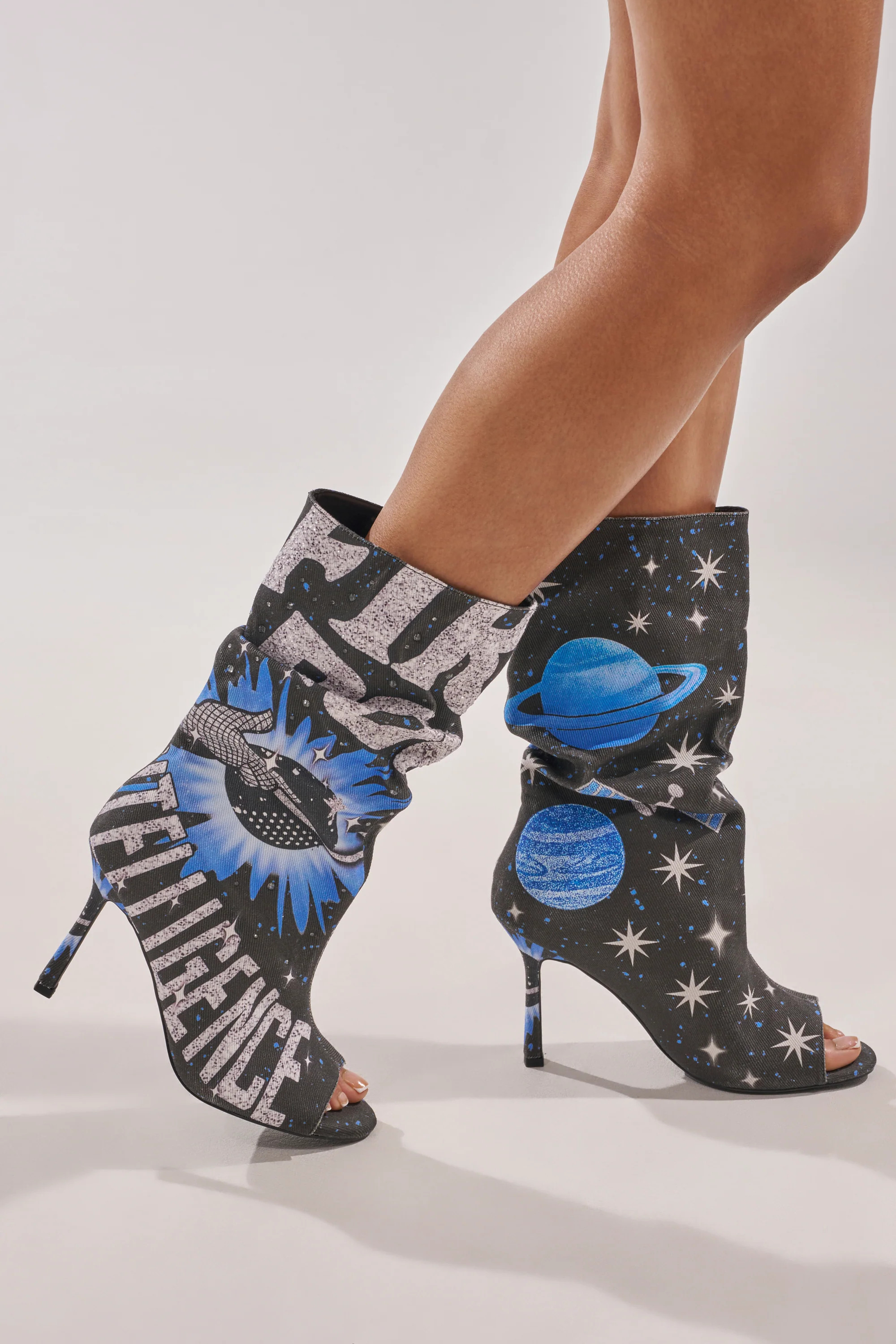 AKIRA GOLD FORMIDABLE BLACK MULTI ABSTRACT OPEN TOE BOOTIE | AKIRA