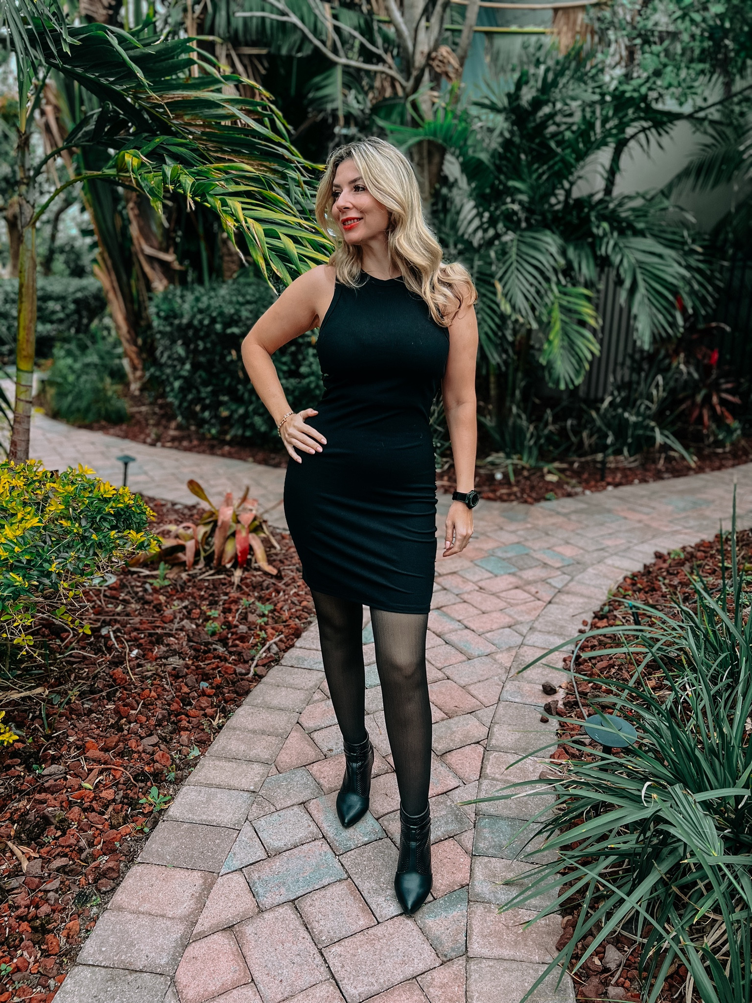 Little black dress 

#LTKstyletip #LTKover40 #LTKfindsunder50