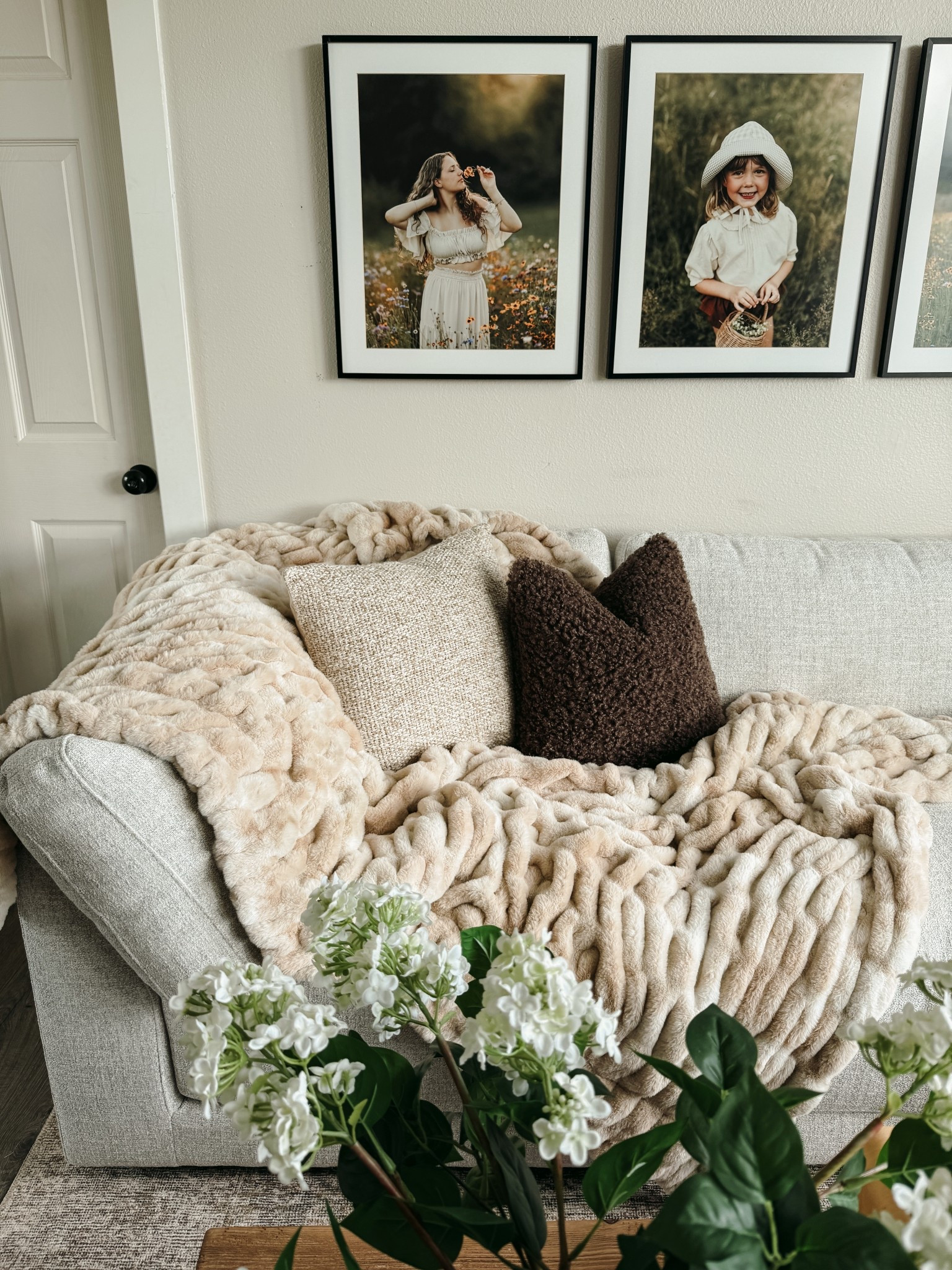 ✨ The coziest sale is live! ✨
Lola Blankets is giving 50% off sitewide + a FREE $50 gift card toward a future purchase! These are my absolute favorites for layering and styling around the house 🫶

Use my code AMBER50 at checkout and shop my picks directly on LTK 🌿

#fourpondsliving #lolablankets #ltkhome #ltkfinds #cozyhome #homedecor

#LTKHome #LTKSaleAlert