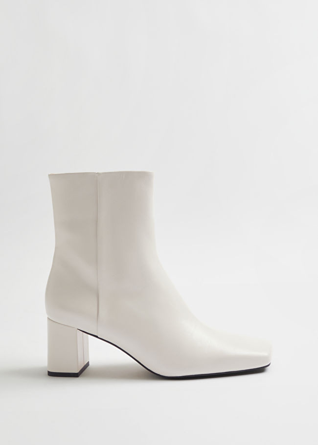 Lederstiefel mit eckiger Vorderpartie | & Other Stories (DE + FR)