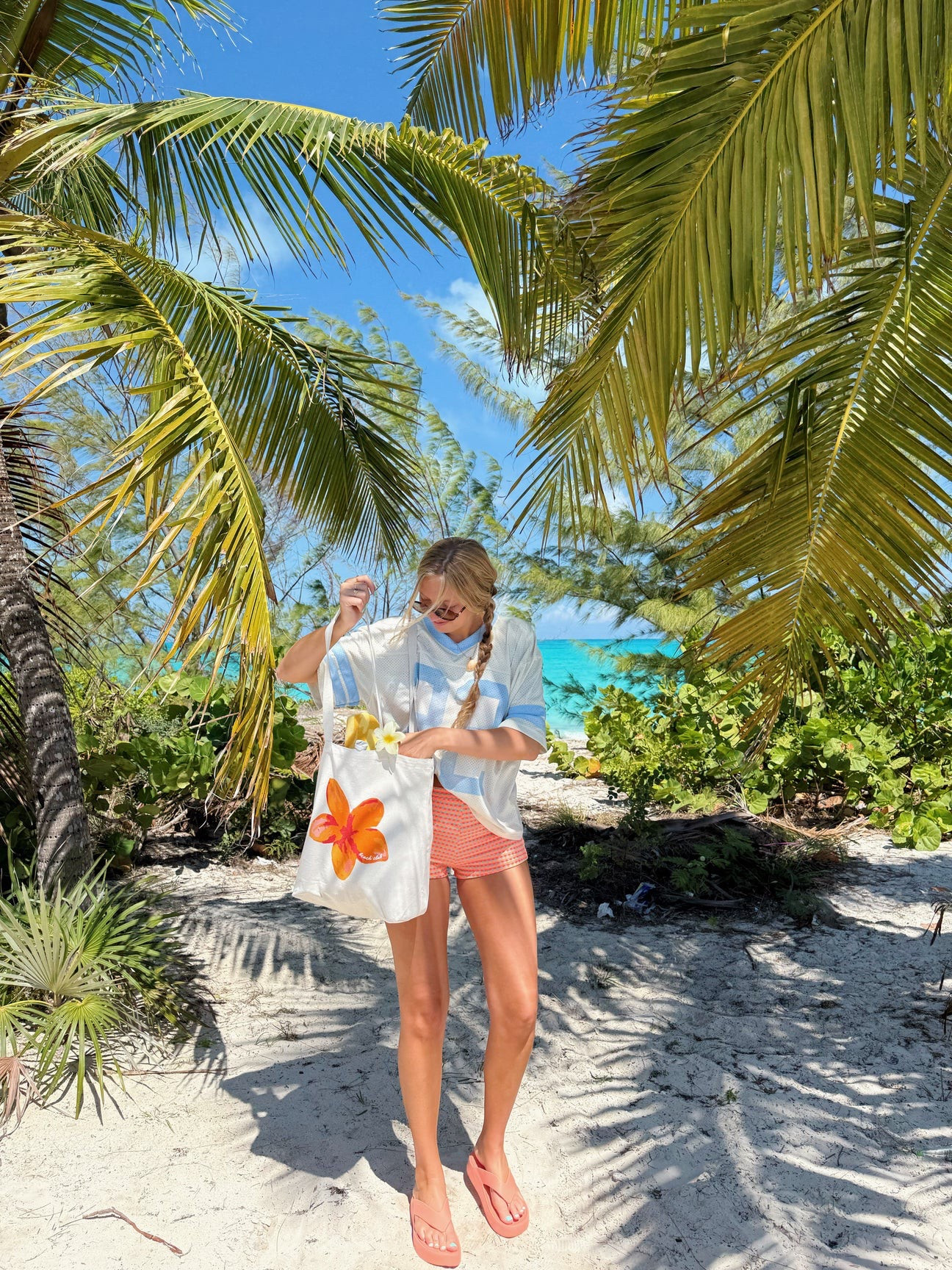 Obsessed with my new Beach Club totes 🤭🌺