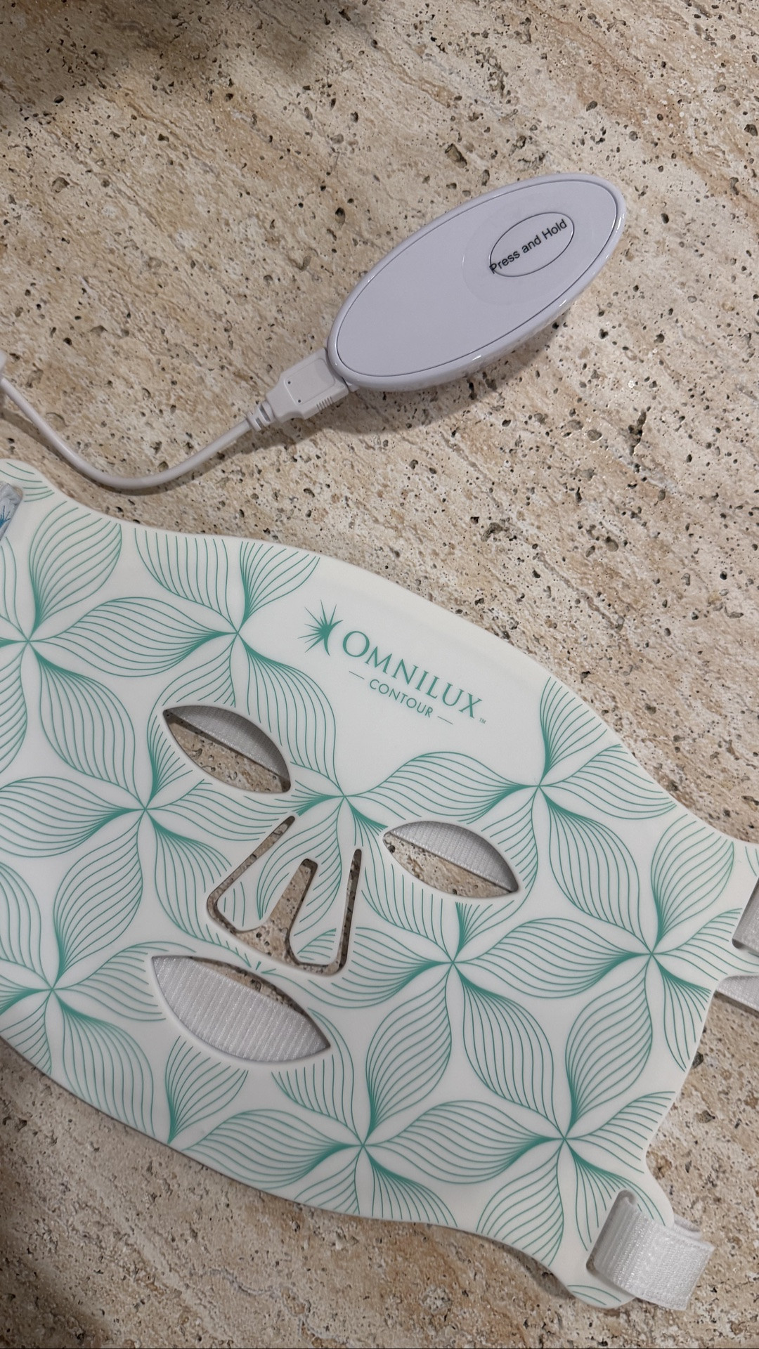 My 10-minute skin non-negotiable ✨ I’ve been a believer in LED light therapy for years, and the Omnilux Contour Face makes it SO easy to stay consistent at home. Just 10 minutes, completely hands-free, and done! #omniluxpartner

#LTKU #LTKBeauty #LTKdayinmylife