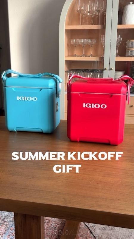 Summer kick off gift ideas!  
-Love the size of these igloo coolers with straps! Also comes in pink💕
-Use Crisp15 for 15% off sitewide on the face towels! Only towels your kids can't lose🤪 
.

#LTKSwim #LTKGiftGuide #LTKKids