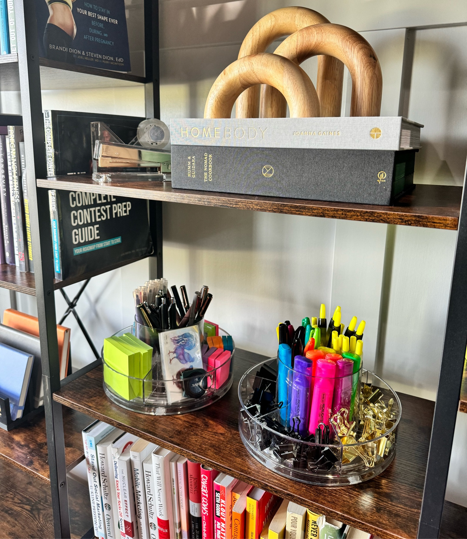 How cute is this office spot!?😍 