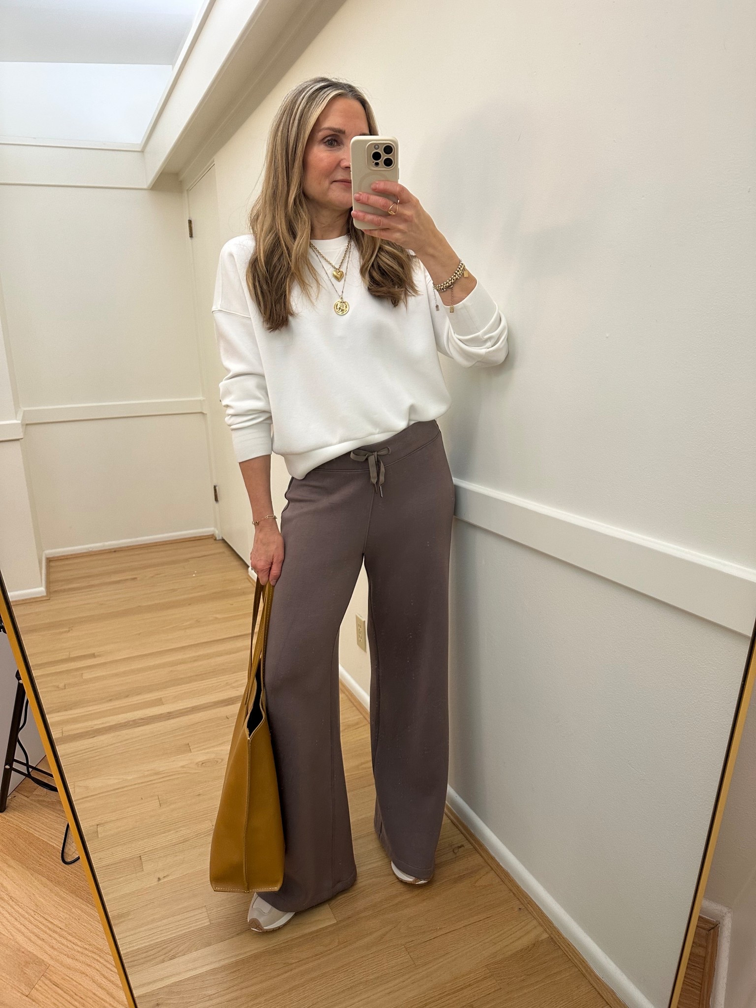 Travel outfit! Spanx Air Essentials crewneck and wide leg pants are so comfortable for a long drive! Use code LSWXSPANX on first time orders



#LTKOver40 #LTKTravel #LTKootd