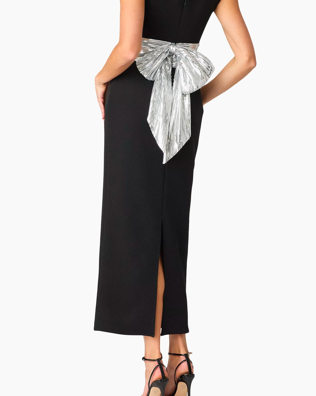 Black for #motherof #motherofthegroom #motherofthebride #blacktie #guestdress 