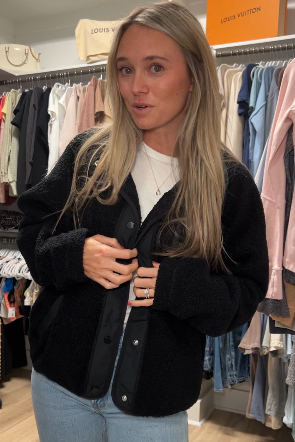 Black Sherpa Jacket Hollister Fall Outfit
Size mediumm

#LTKFallSale #LTKFindsUnder50 #LTKSeasonal