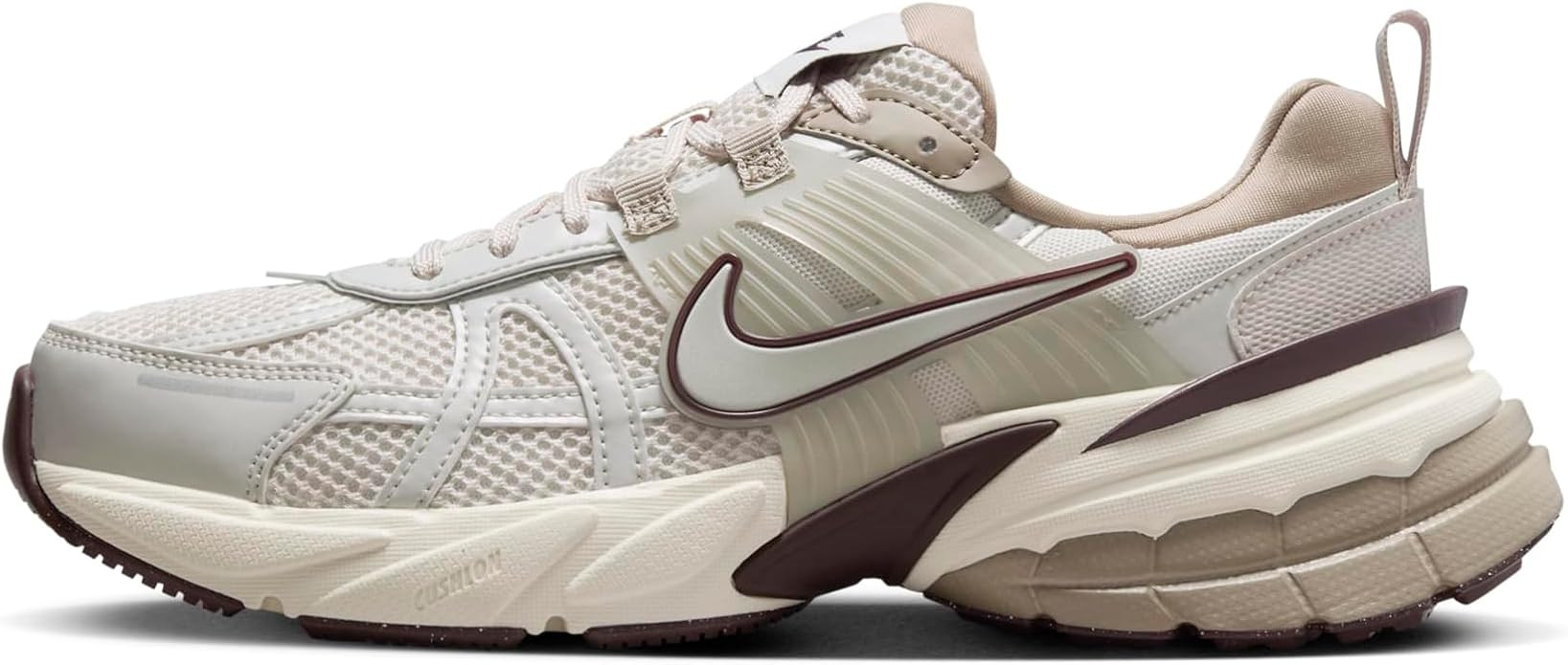 Nike Women's Sneaker | Amazon (US)