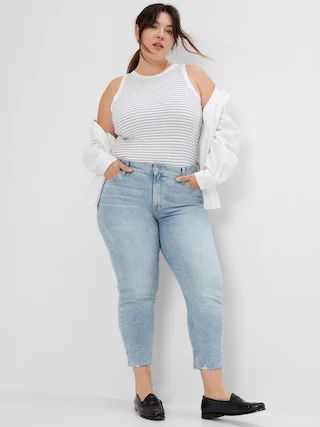 Mid Rise Universal Slim Boyfriend Jeans with Washwell | Gap Factory