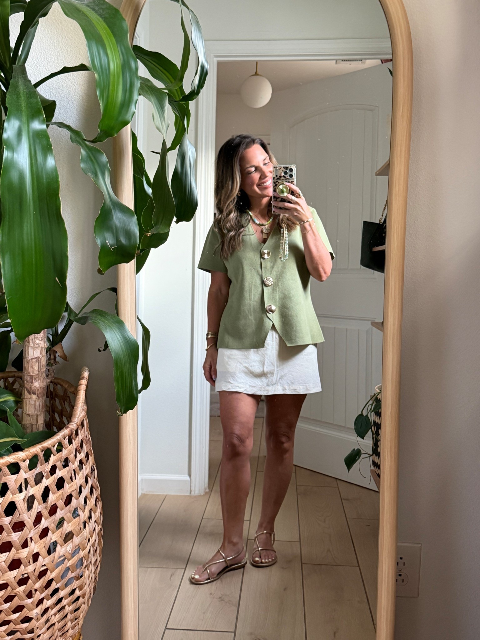 Amazon or Zara ~ summer top that is so pretty &  perfect to wear casual or dress up with slacks or jeans & heels!! Under $30!!
Wearing size medium. 
Wearing size medium in skort too!! 
Love this skort~ great free people look for less!! Have it in 3 colors. 


#LTKootd #LTKmomlife #LTKOver40