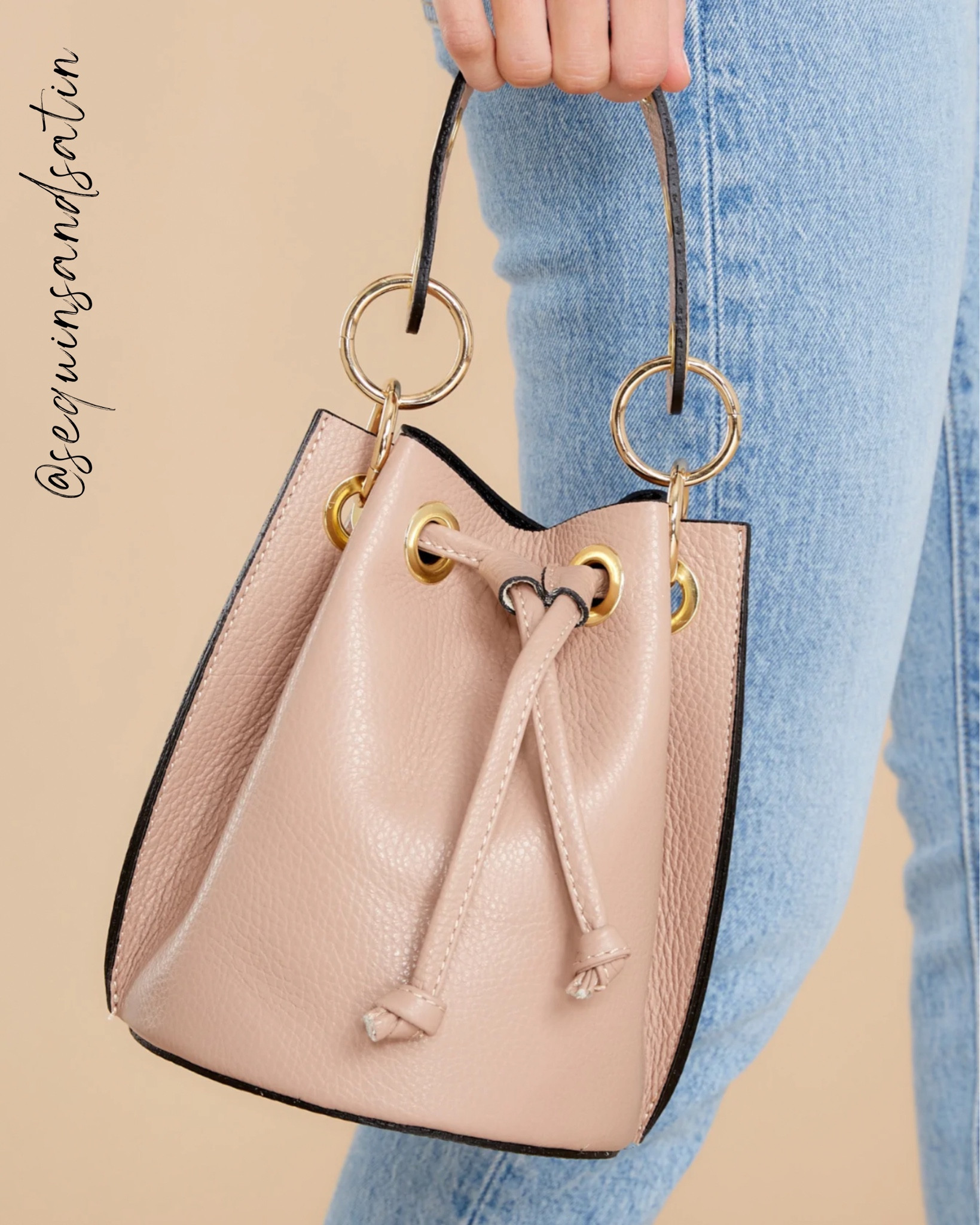 Designer inspired bag! // designed inspired, designer dupes, designer bag dupes, designer dupes bags


#LTKSeasonal #LTKitbag #LTKstyletip