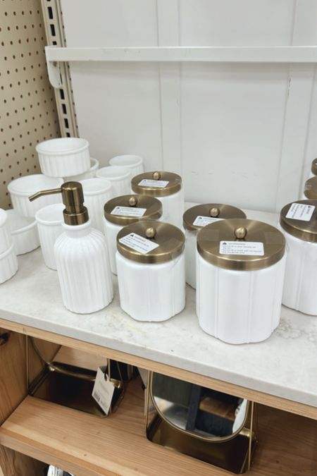 Absolutely love this white & brass/gold bath collection at Target 

#LTKhome #LTKSeasonal #LTKfindsunder50