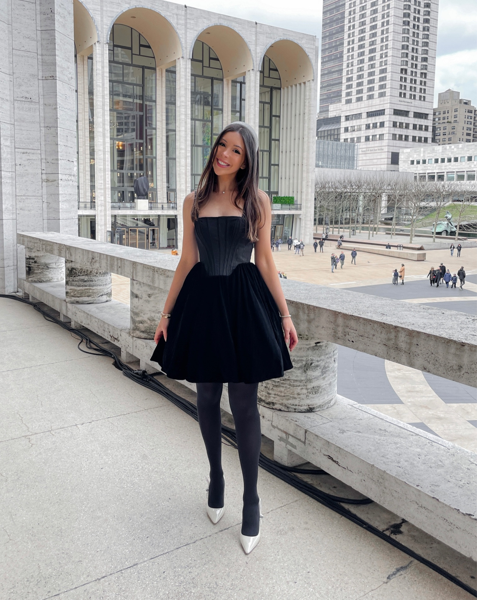 All dressed up for the New York City Ballet in this velvet dress from Staud—it has a fluffy tulle underskirt, so it’s perfect for twirling! 



#LTKSeasonal #LTKstyletip