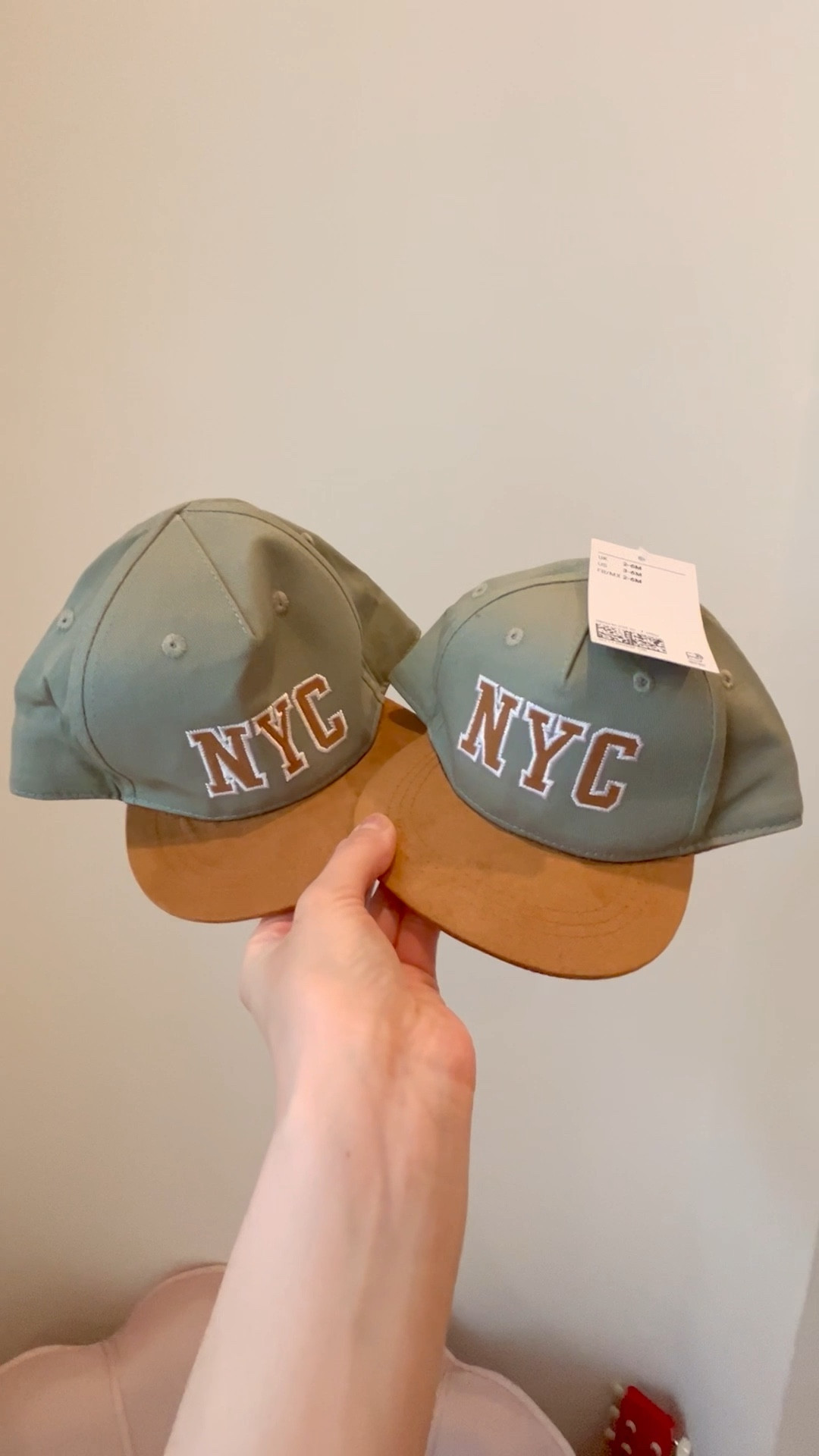 NYC Caps for baby and toddler 
Elastic backs for a better fit.

I got size 2-4 months and 3-4 years , I think they fit true to size.

New York City - baby and toddler matching- matching brother hats - matching sibling outfits - summer vacation hats - spring summer boys essentials- toddler hat - baby hat - beach wear - kids accessories - boys fashion and style- hm kids - hm baby - h and m - H&M