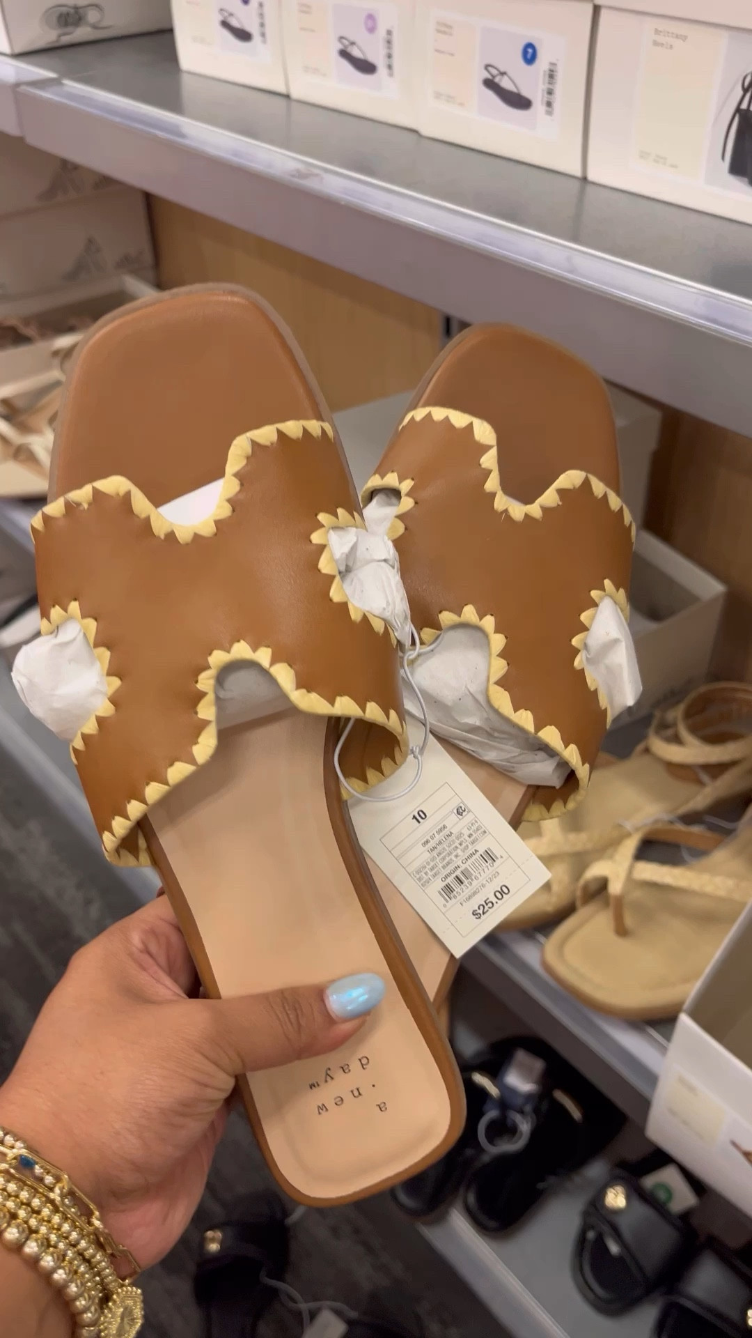 New target sandals! 20% off 

#LTKSaleAlert #LTKFindsUnder50 #LTKShoeCrush