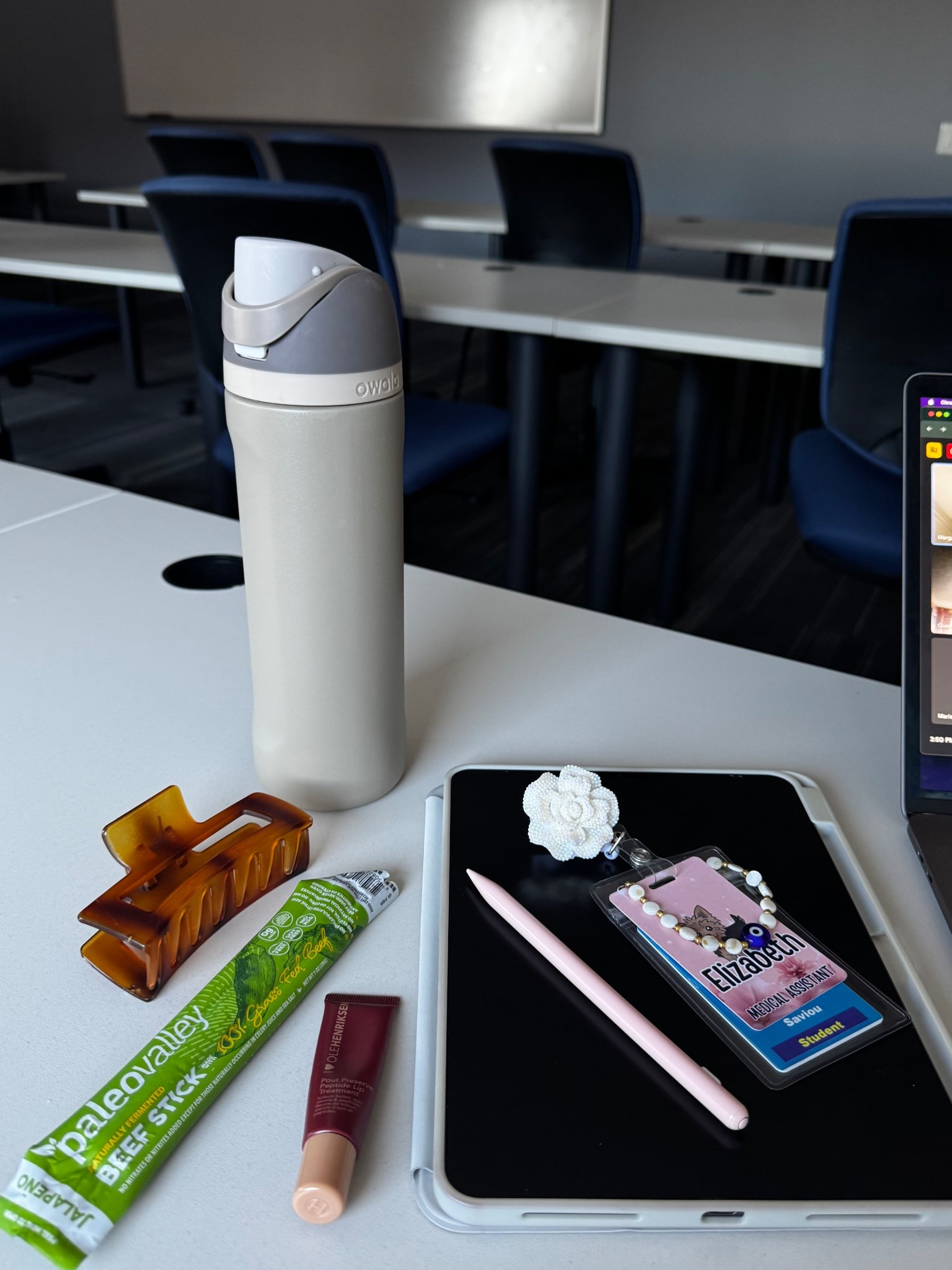 Class / Office essentials

#LTKBeauty #LTKWorkwear #LTKWatchNow