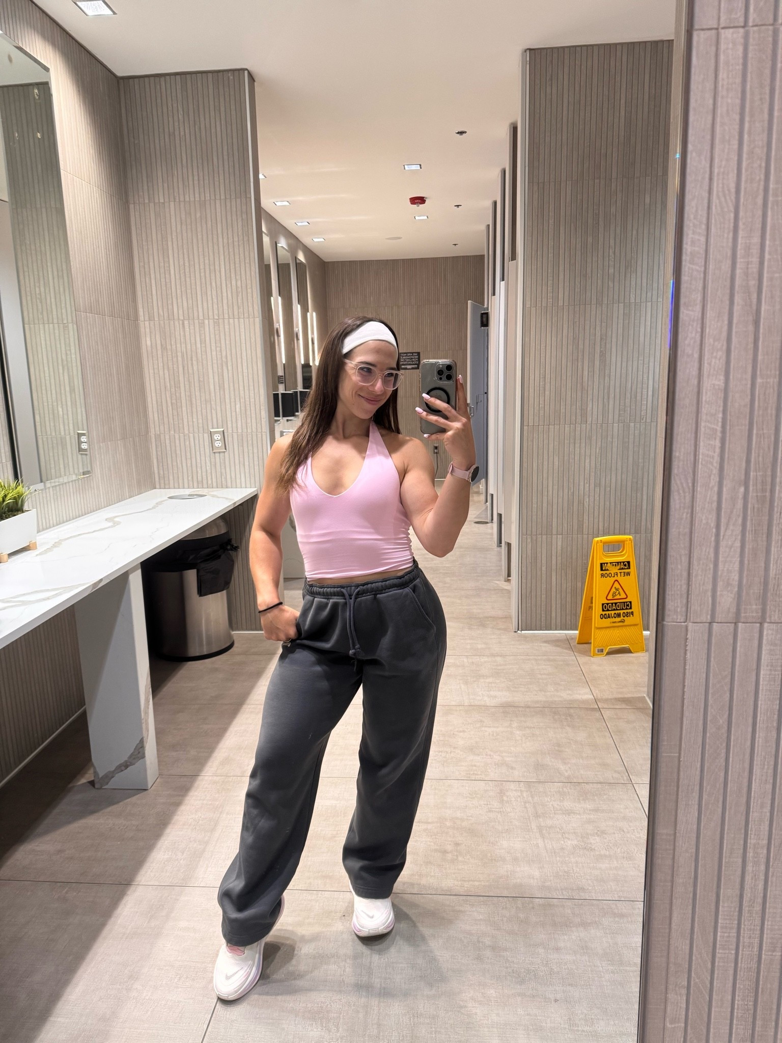 Another day another gym ootd 🤭

#LTKfitnessgoals #LTKActive #LTKSaleAlert